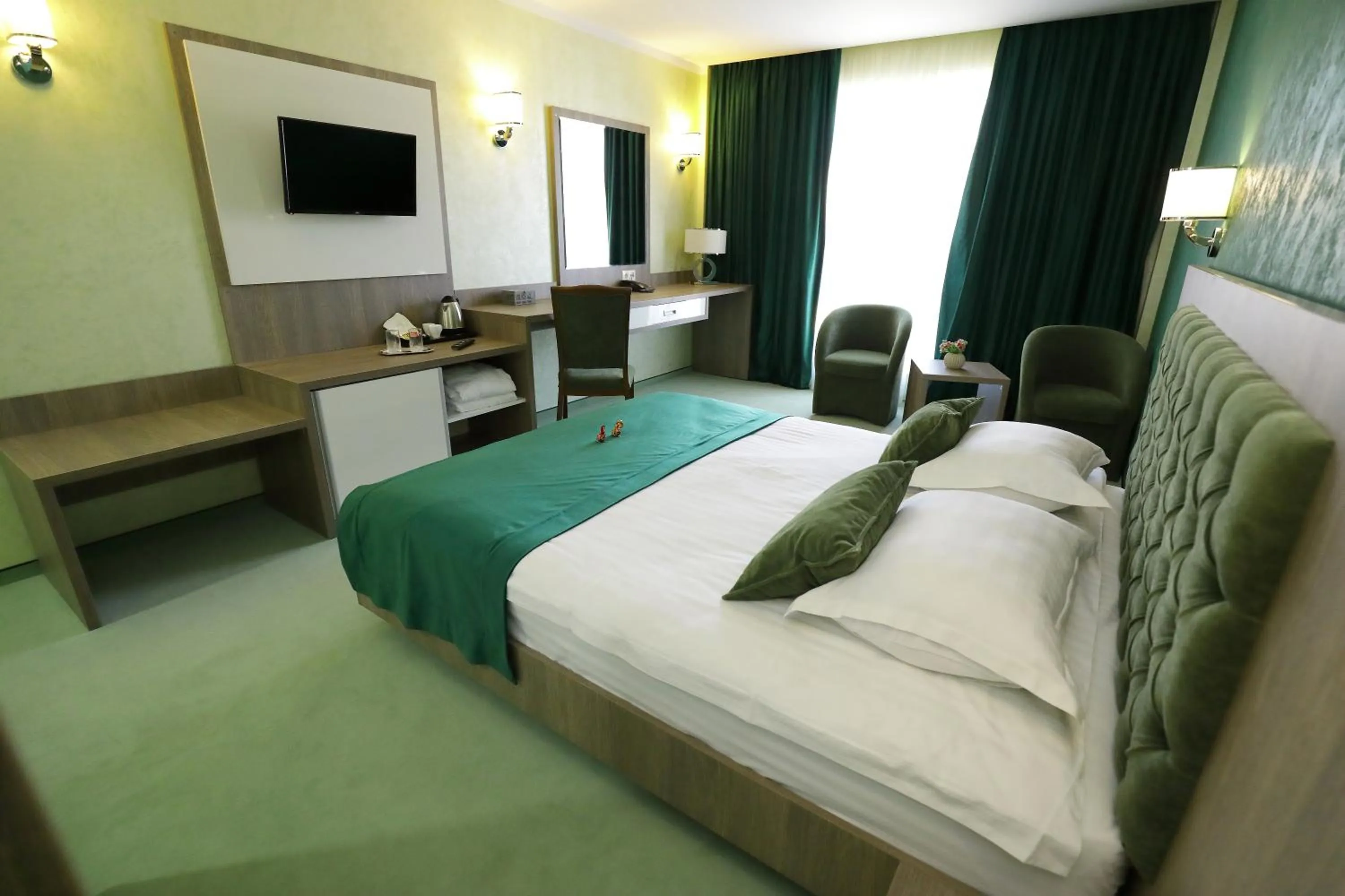 Photo of the whole room, Bed in MELISS EVENTS