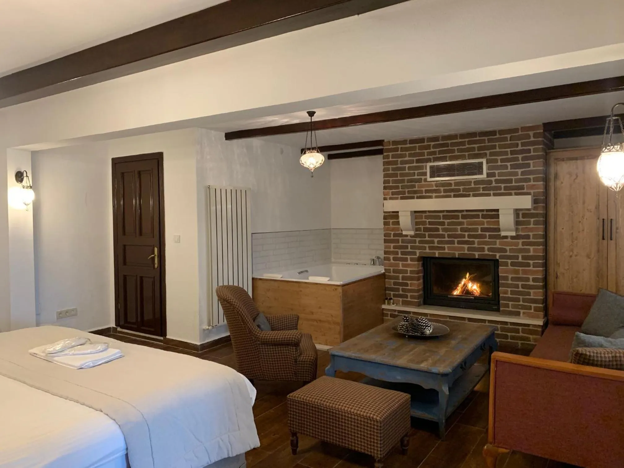 Hot Tub, Bed in Beyaz Ev Agva - Adult only +15