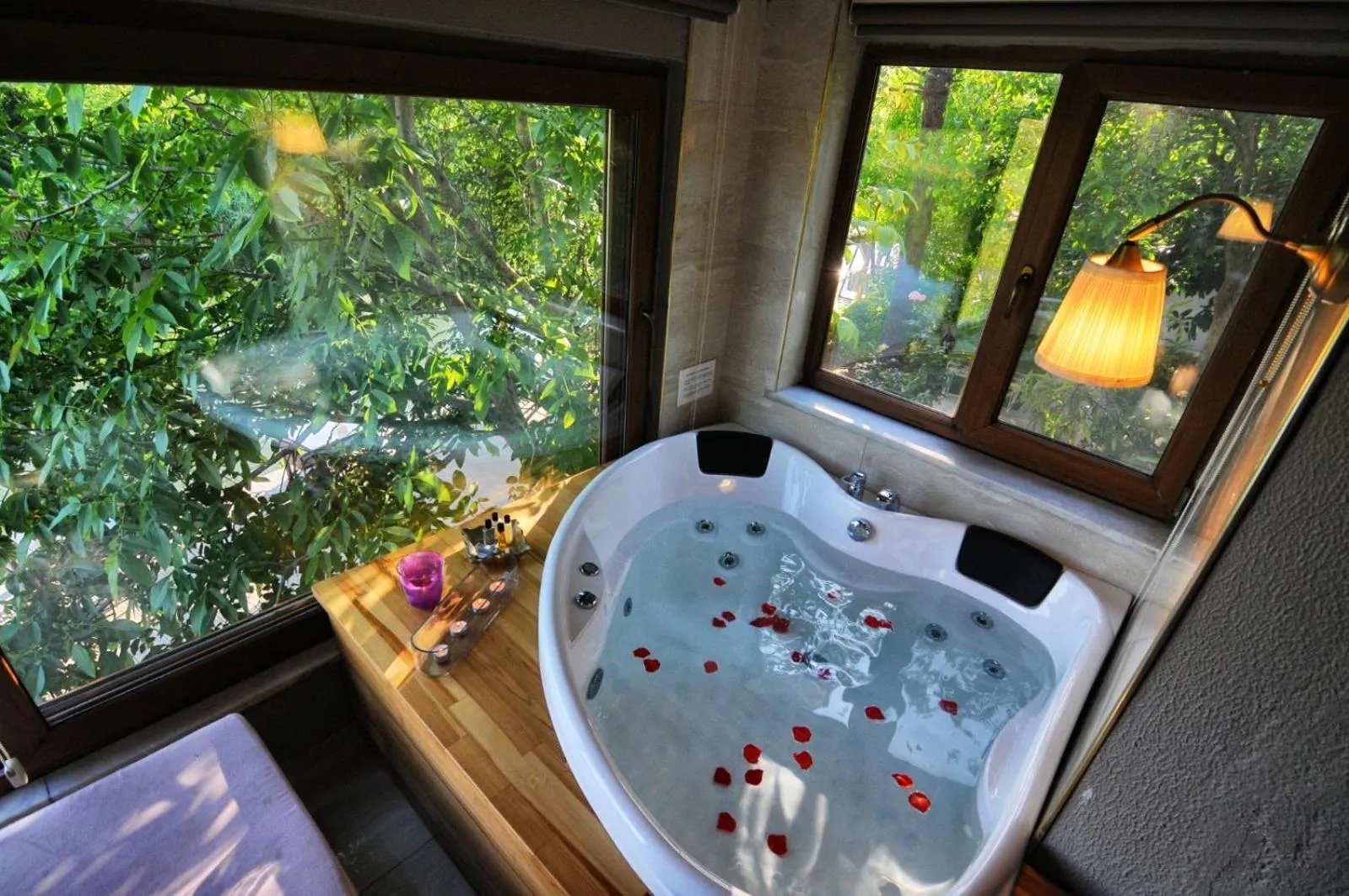 Beyaz Ev Agva - Adult only +15