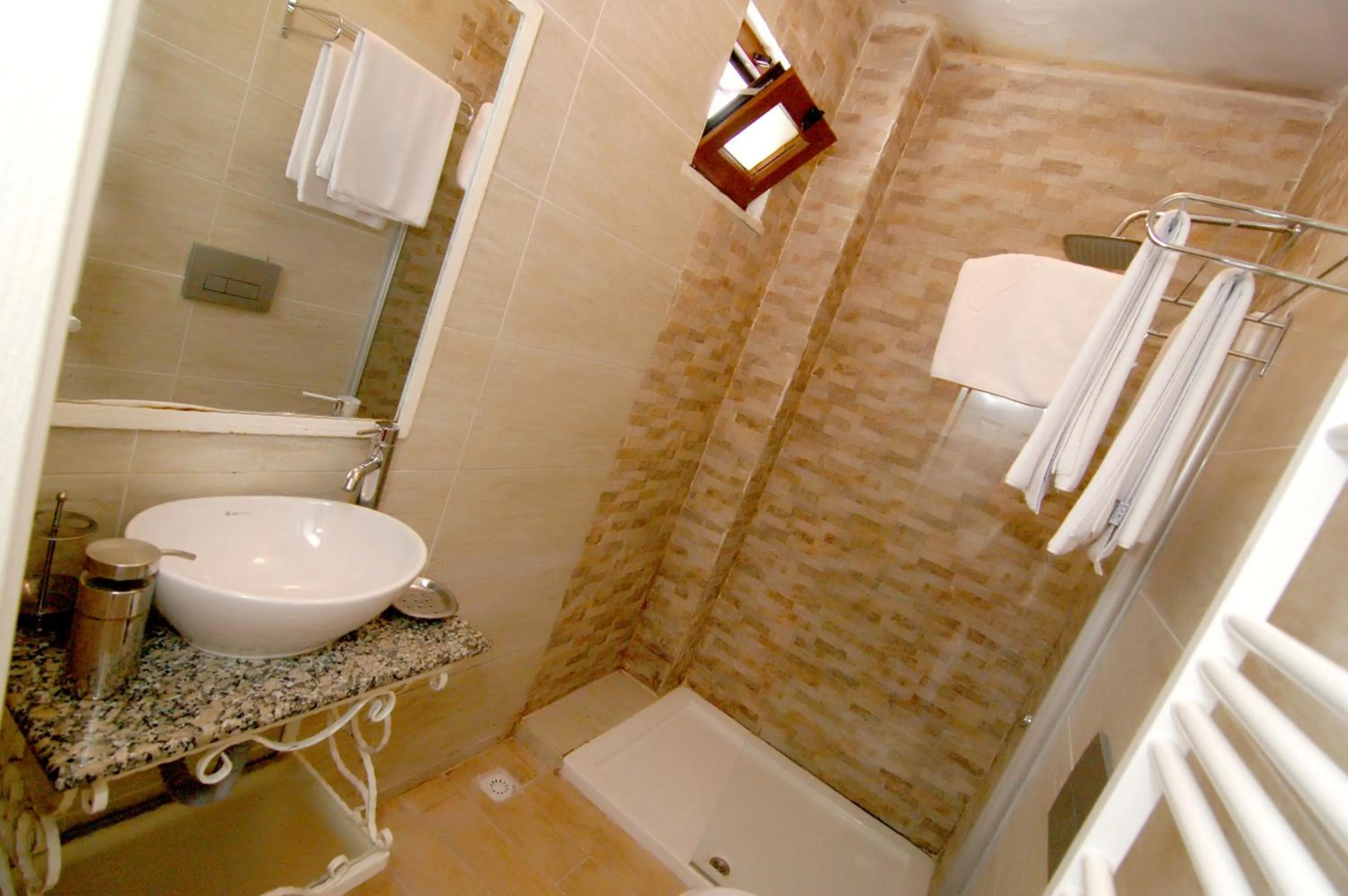 Beyaz Ev Agva - Adult only +15