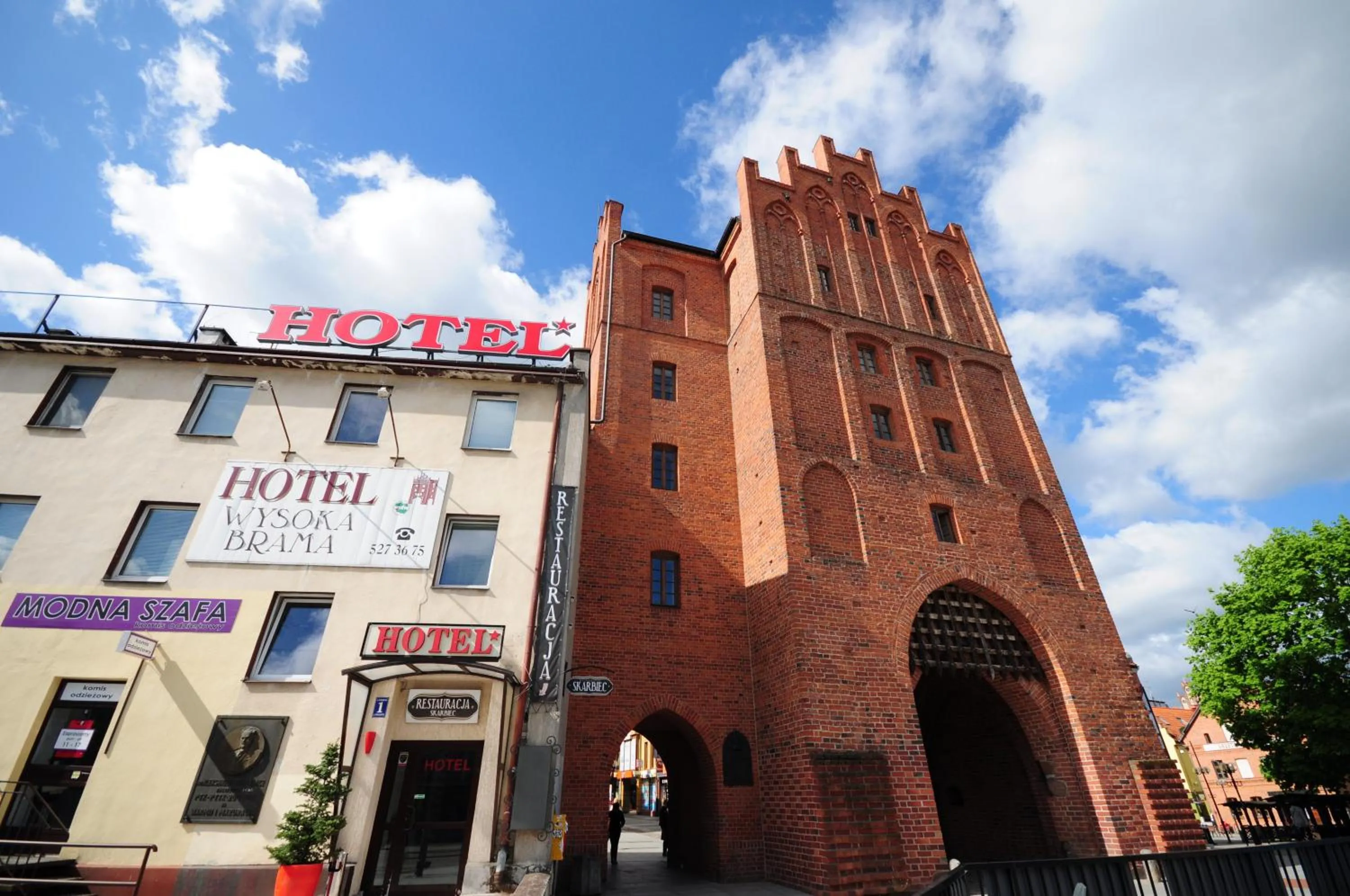 Property building in Hotel Wysoka Brama