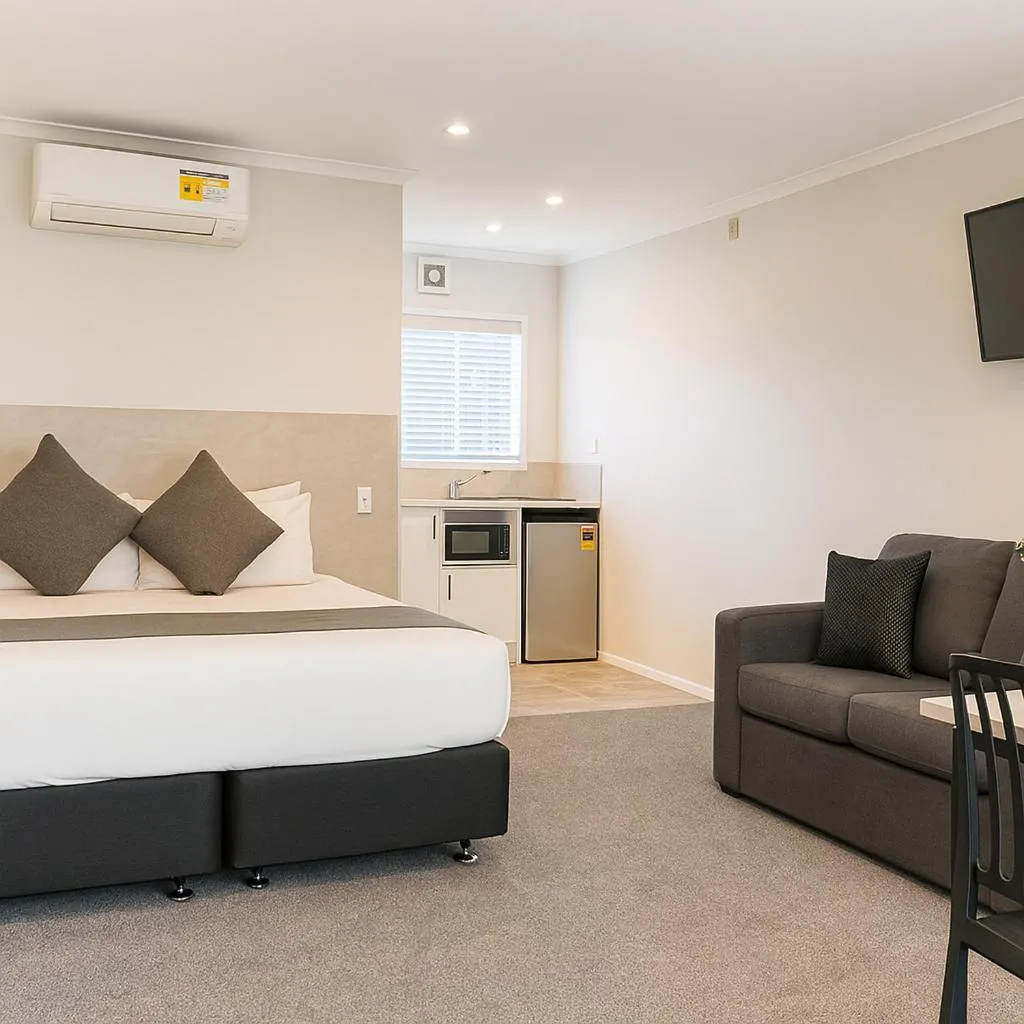 Bed in BKs Pioneer Motel