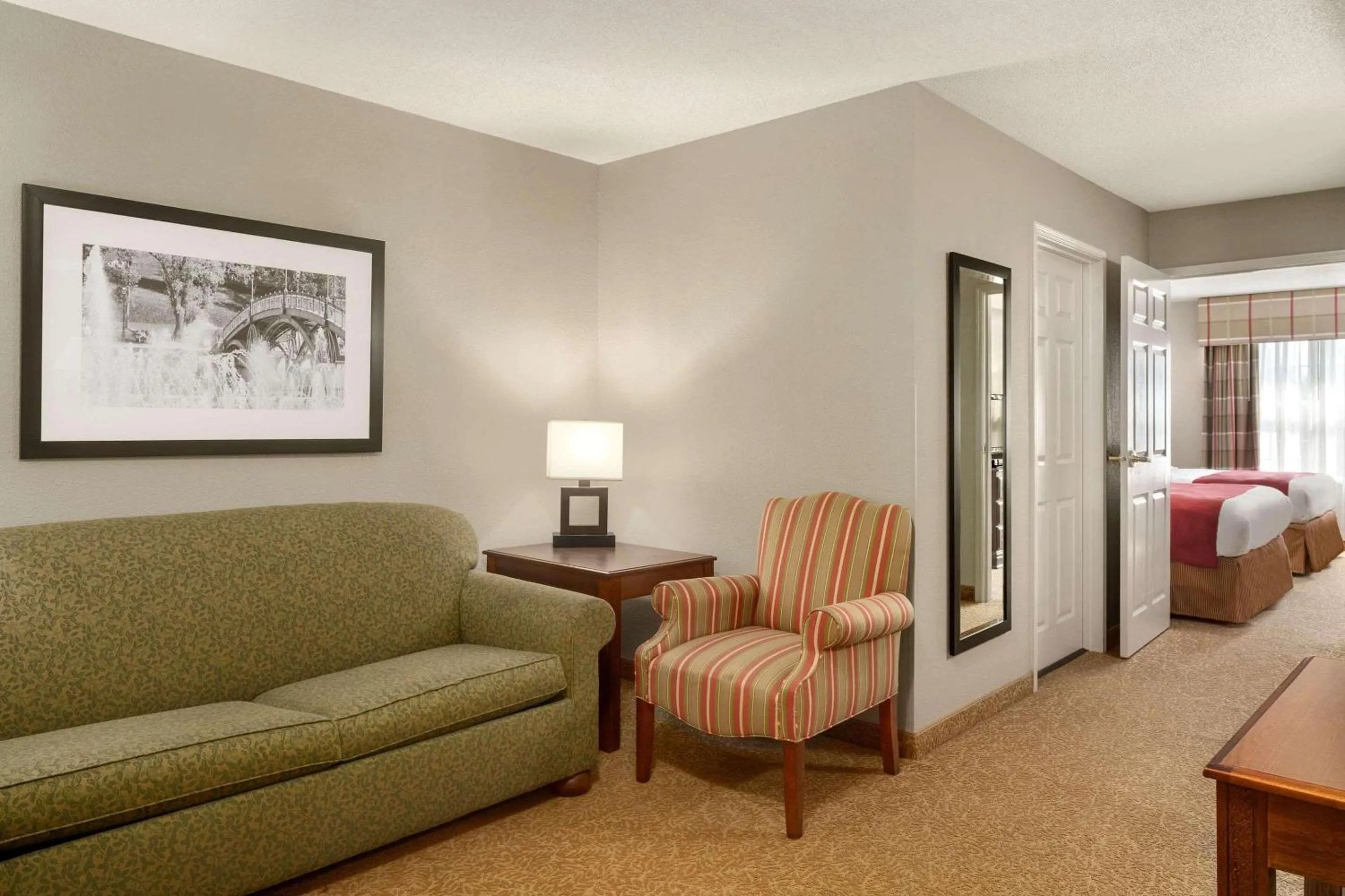 Bedroom, Bed in Country Inn & Suites by Radisson, Louisville South, KY