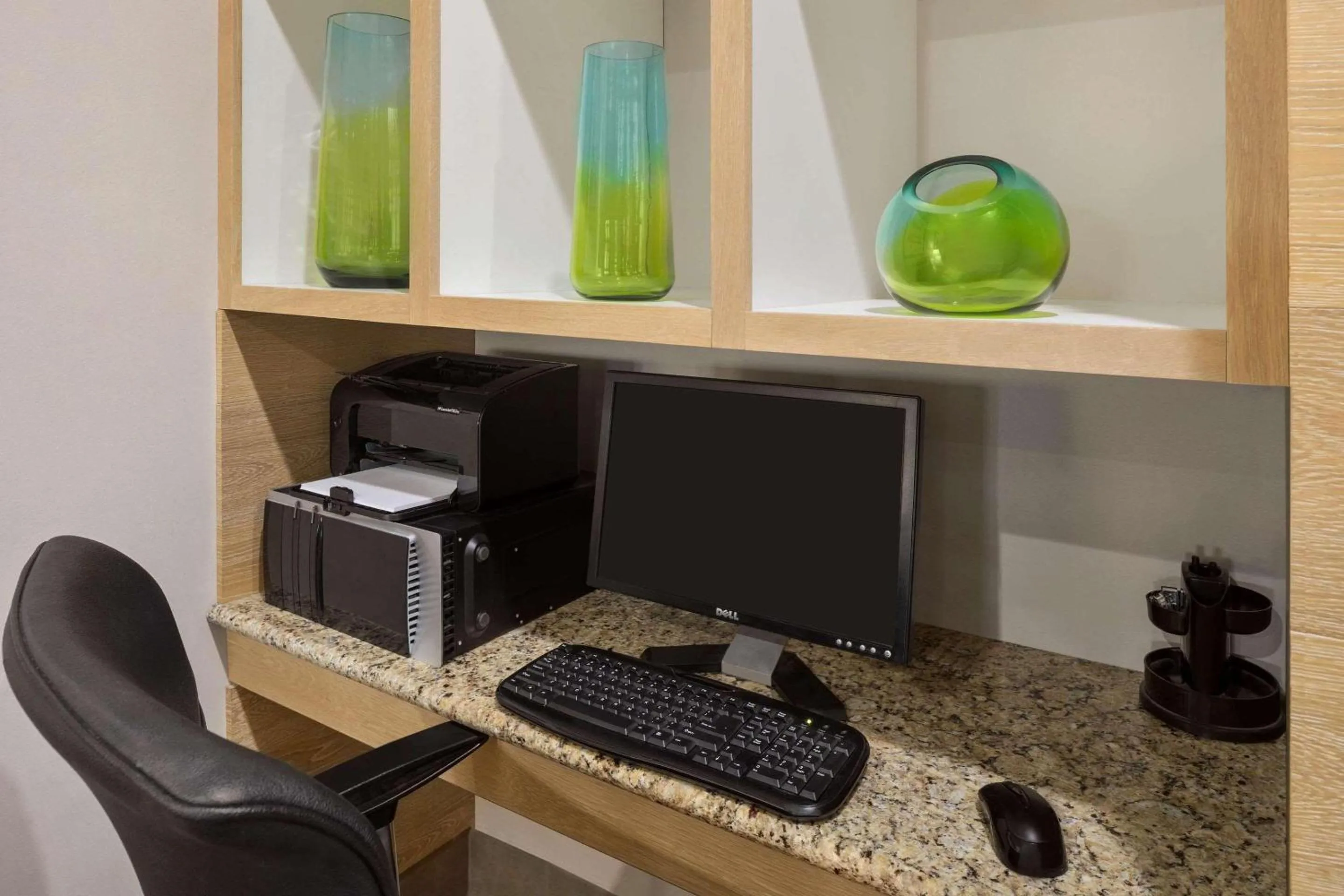 Business facilities in Country Inn & Suites by Radisson, Louisville South, KY