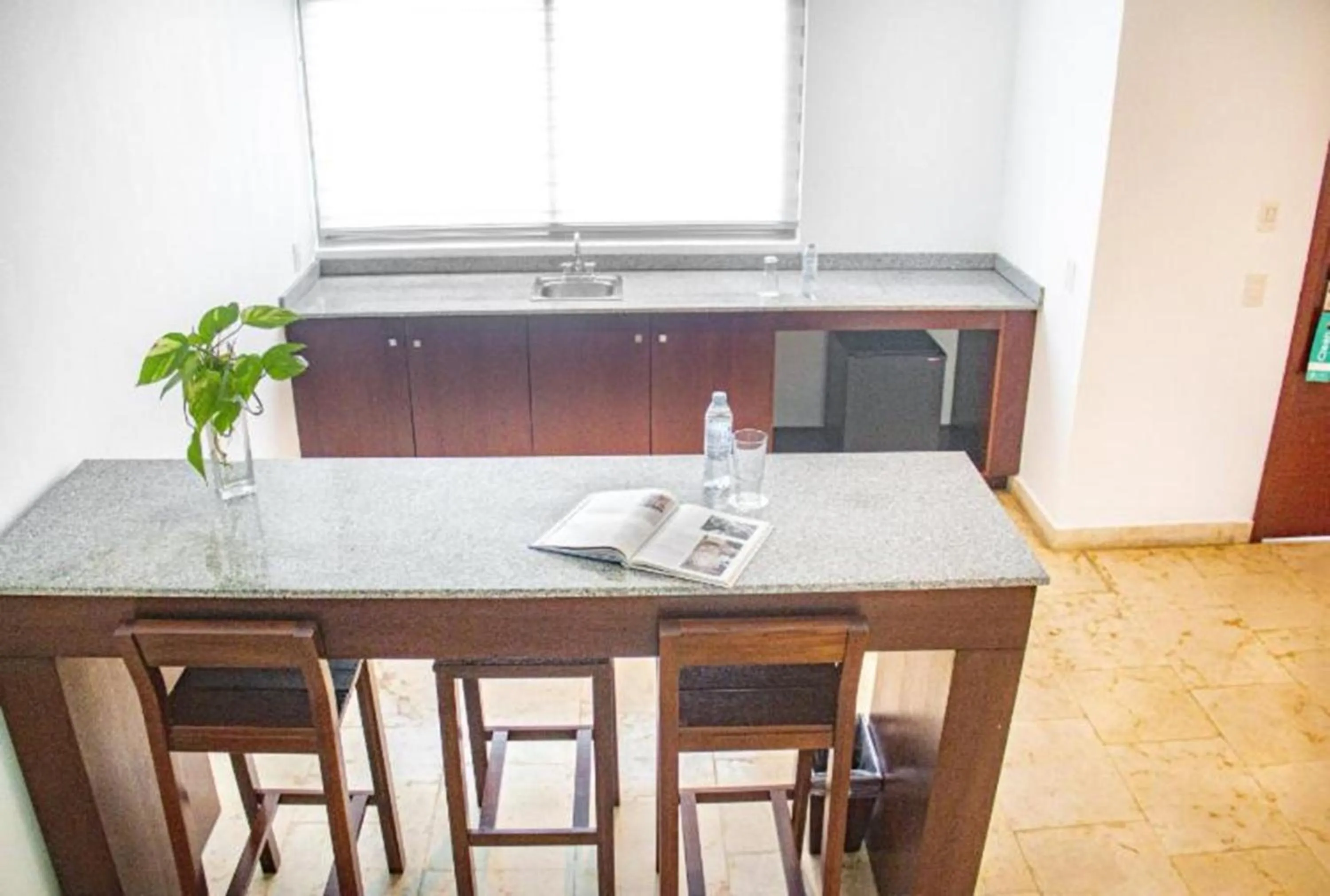 Dining area in Hotel The Palm