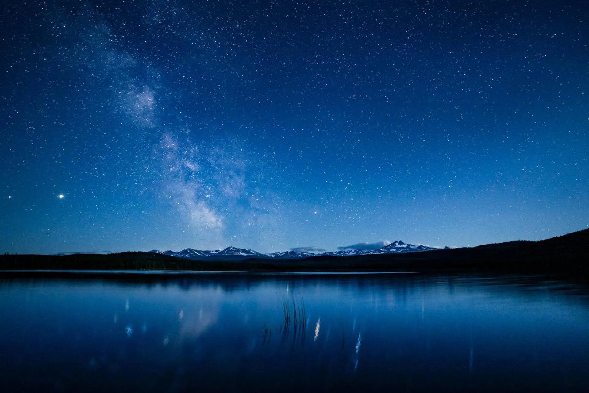 Night in Red Cariboo Apartments
