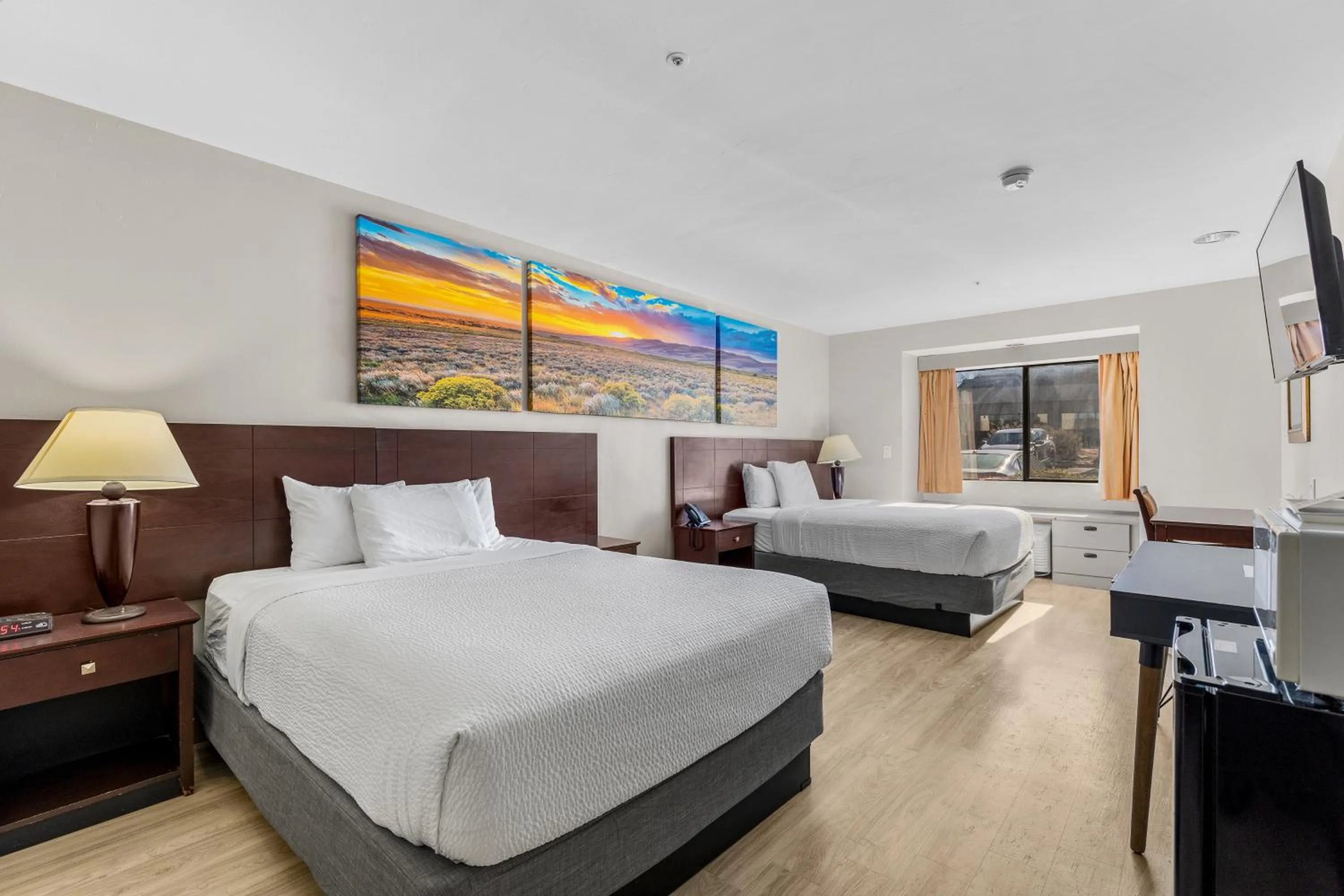 Bedroom, Bed in Days Inn by Wyndham Camp Verde Arizona