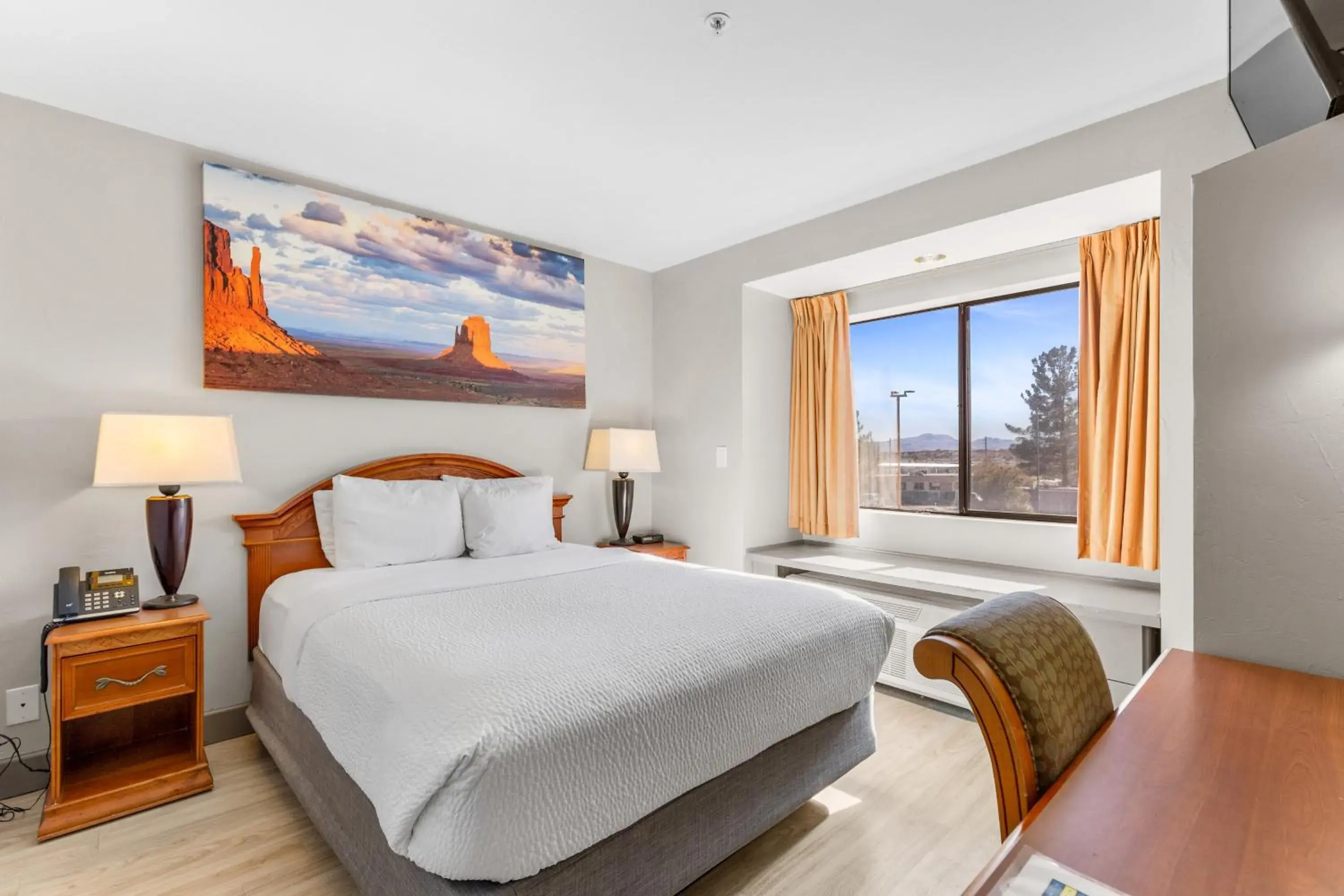 Queen Room - Non-Smoking in Days Inn by Wyndham Camp Verde Arizona Queen Room - Non-Smoking in Days Inn by Wyndham Camp Verde Arizona