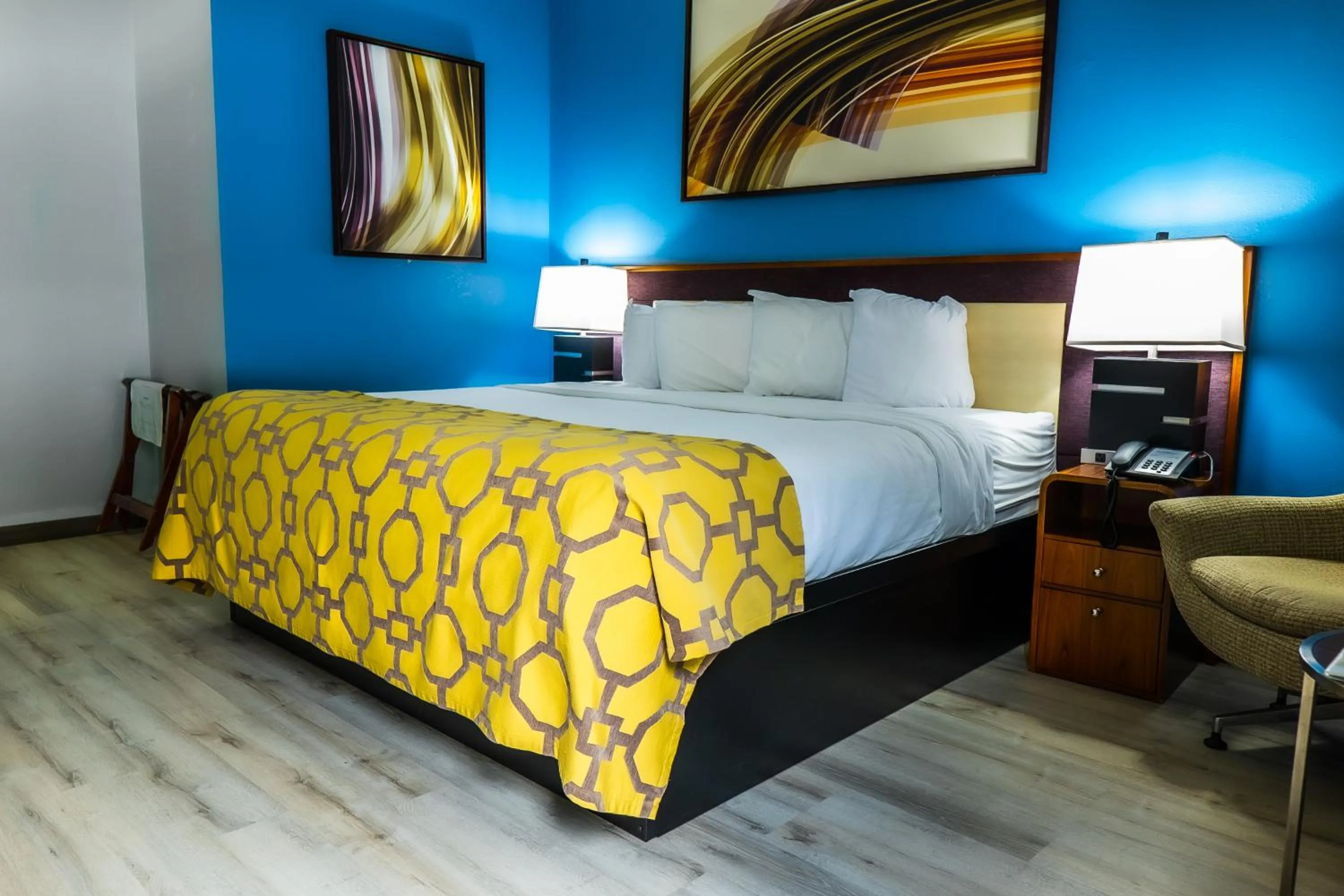 Photo of the whole room, Bed in Baymont by Wyndham London KY