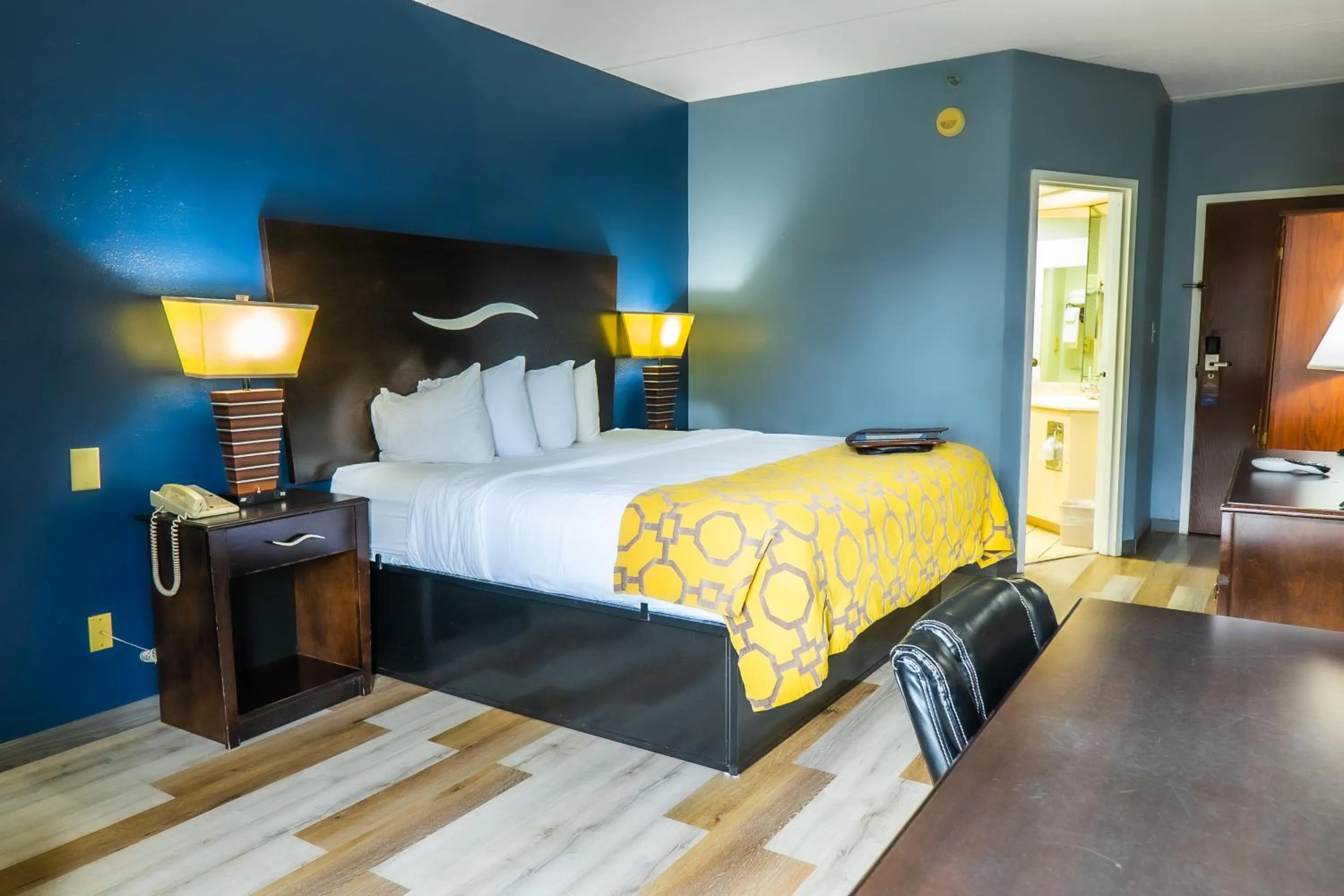 Bed in Baymont by Wyndham London KY