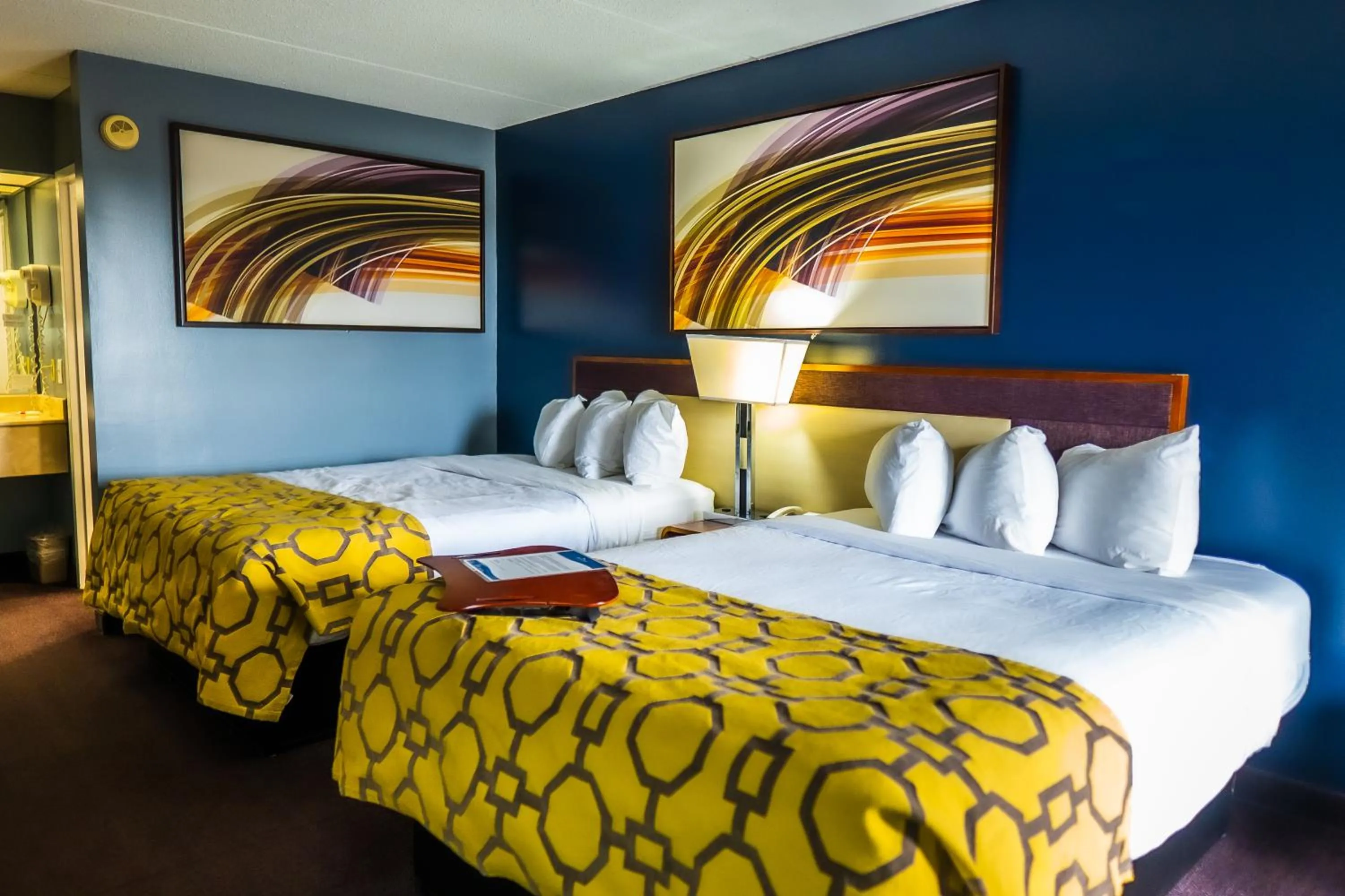 Bed in Baymont by Wyndham London KY