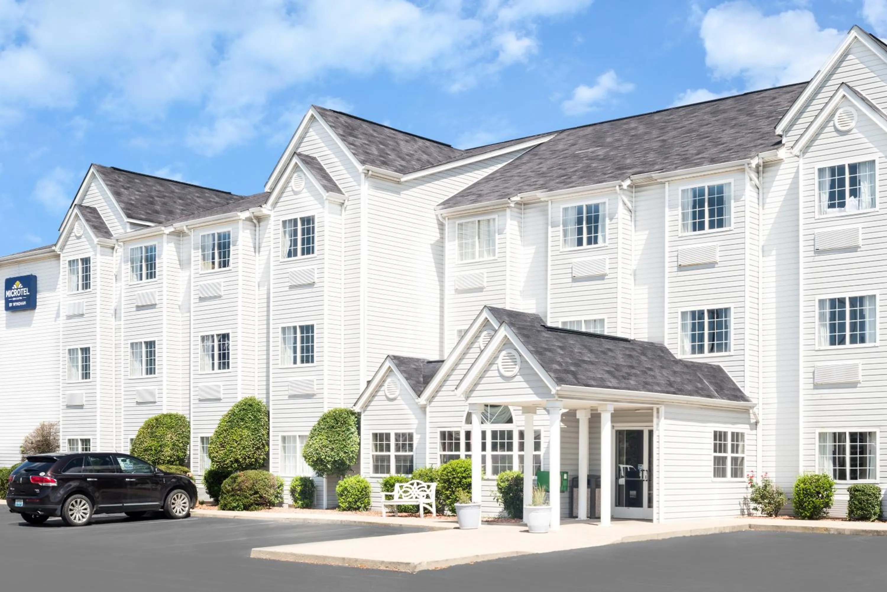 Facade/entrance in Microtel Inn & Suites by Wyndham London