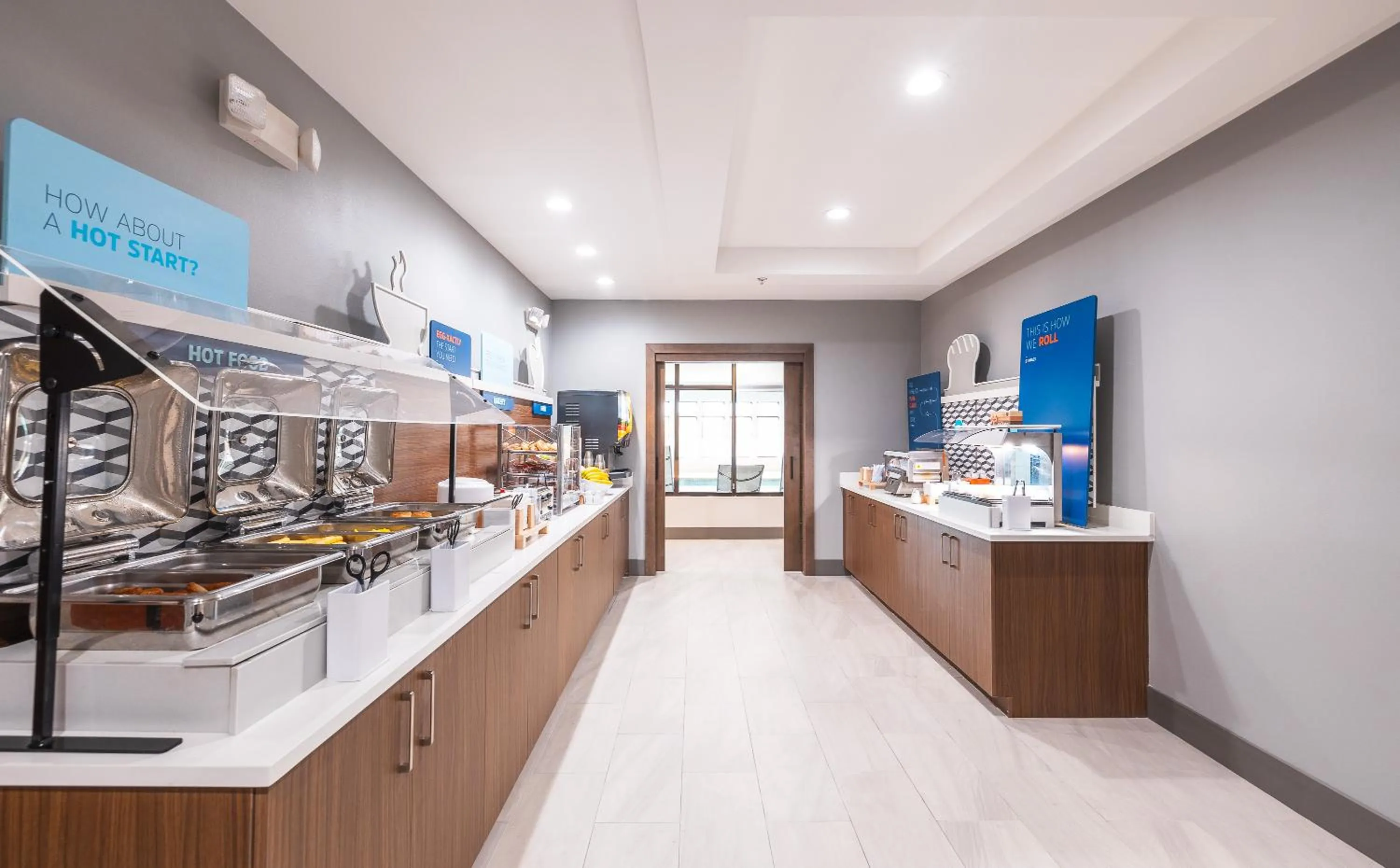 Breakfast in Holiday Inn Express Hotel and Suites Saint Robert by IHG