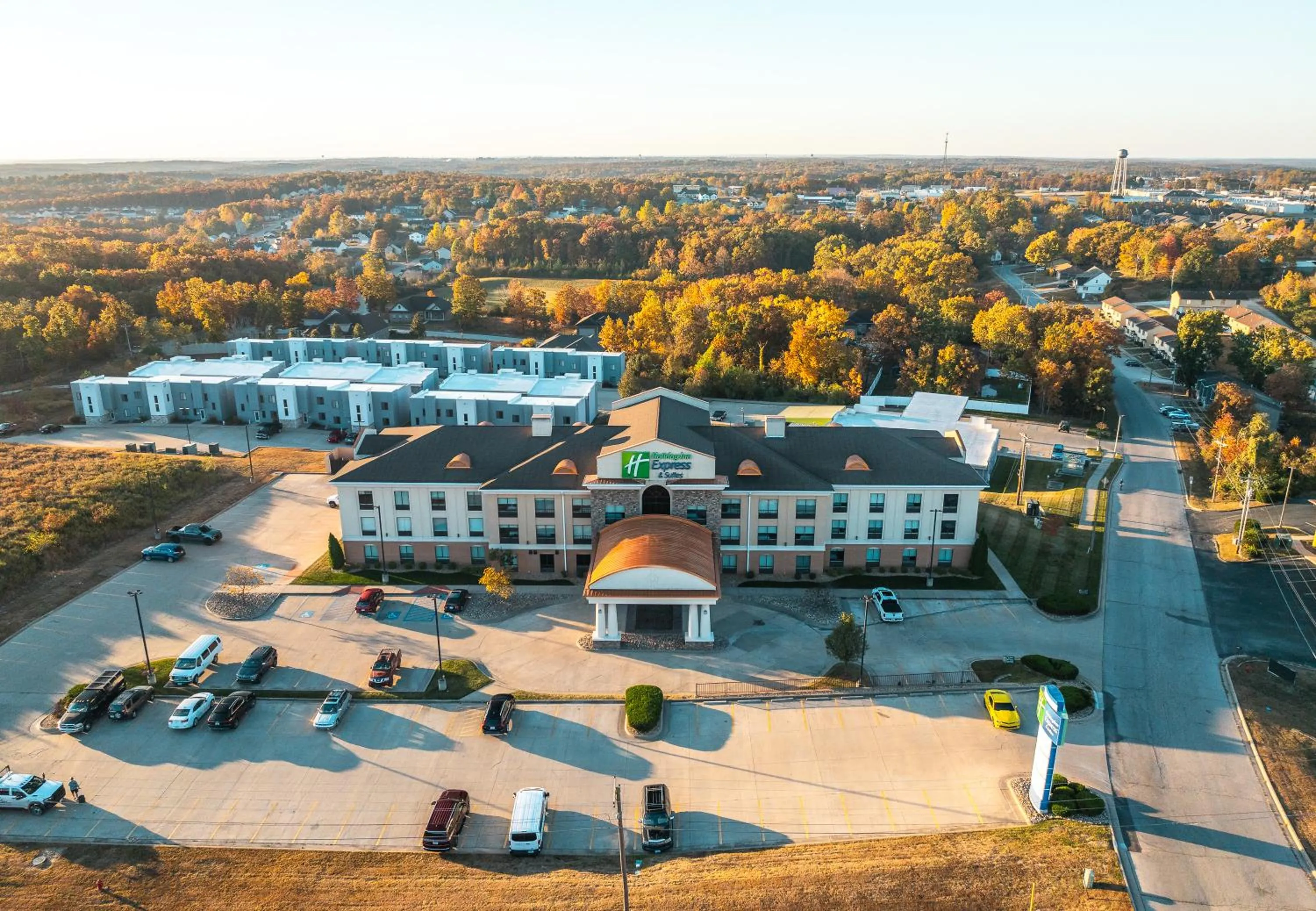 Property building in Holiday Inn Express Hotel and Suites Saint Robert by IHG