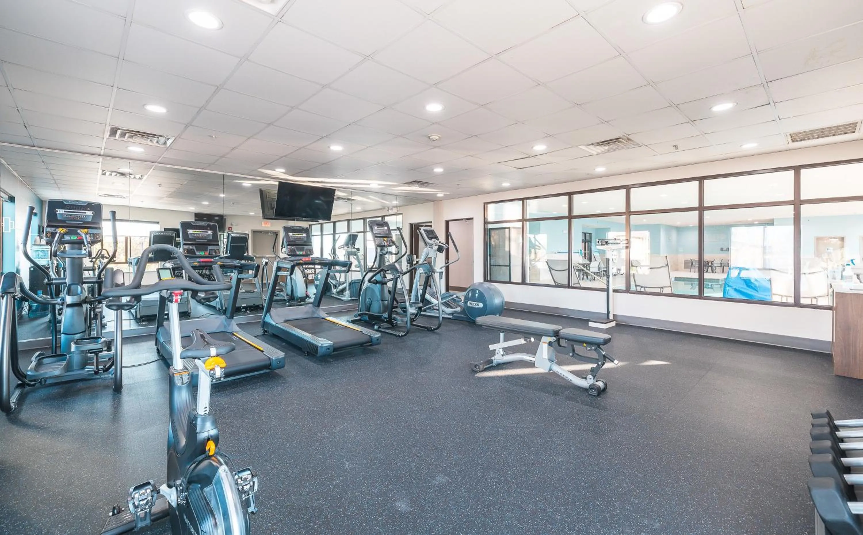 Spa and wellness centre/facilities in Holiday Inn Express Hotel and Suites Saint Robert by IHG