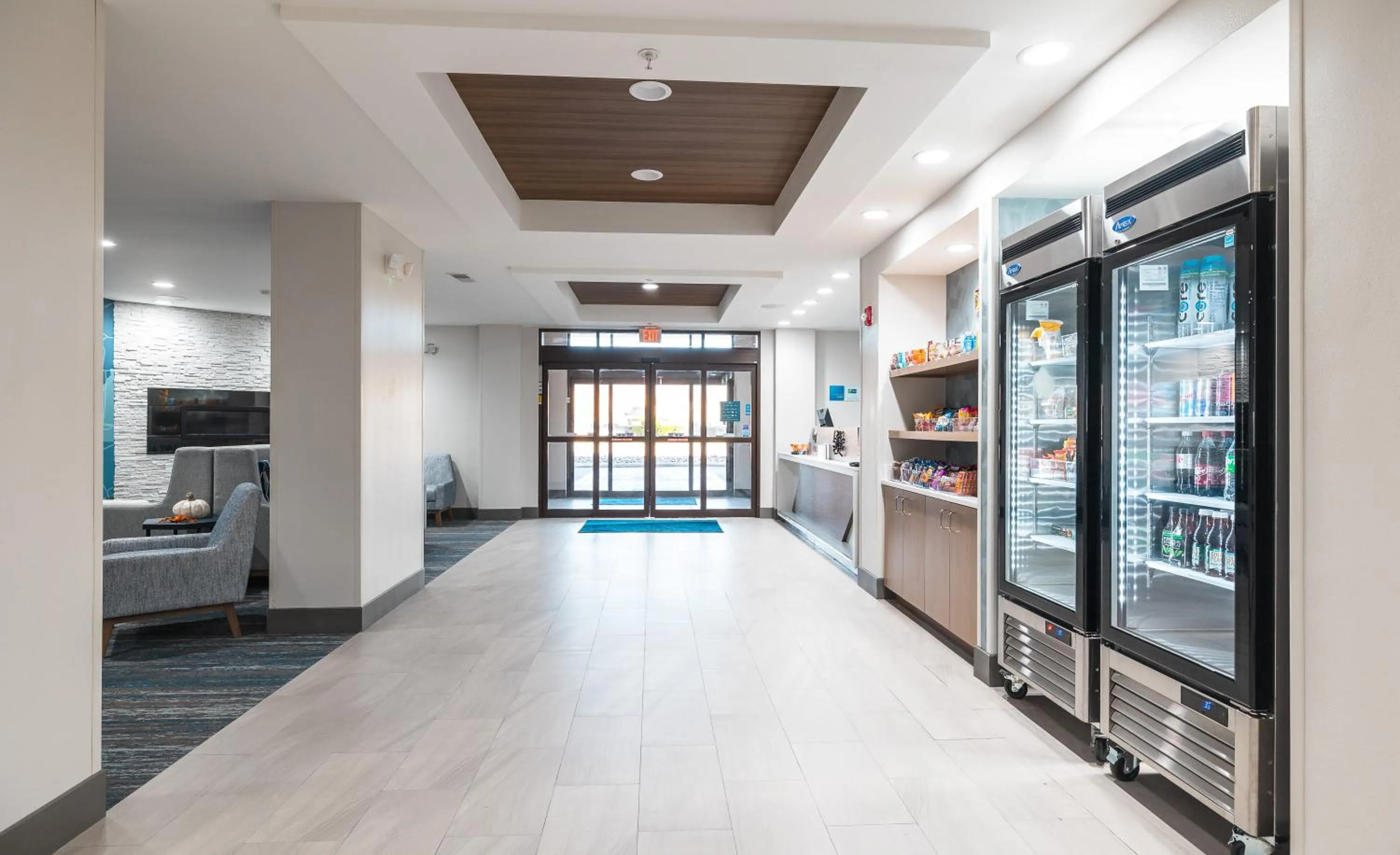 Lobby or reception in Holiday Inn Express Hotel and Suites Saint Robert by IHG