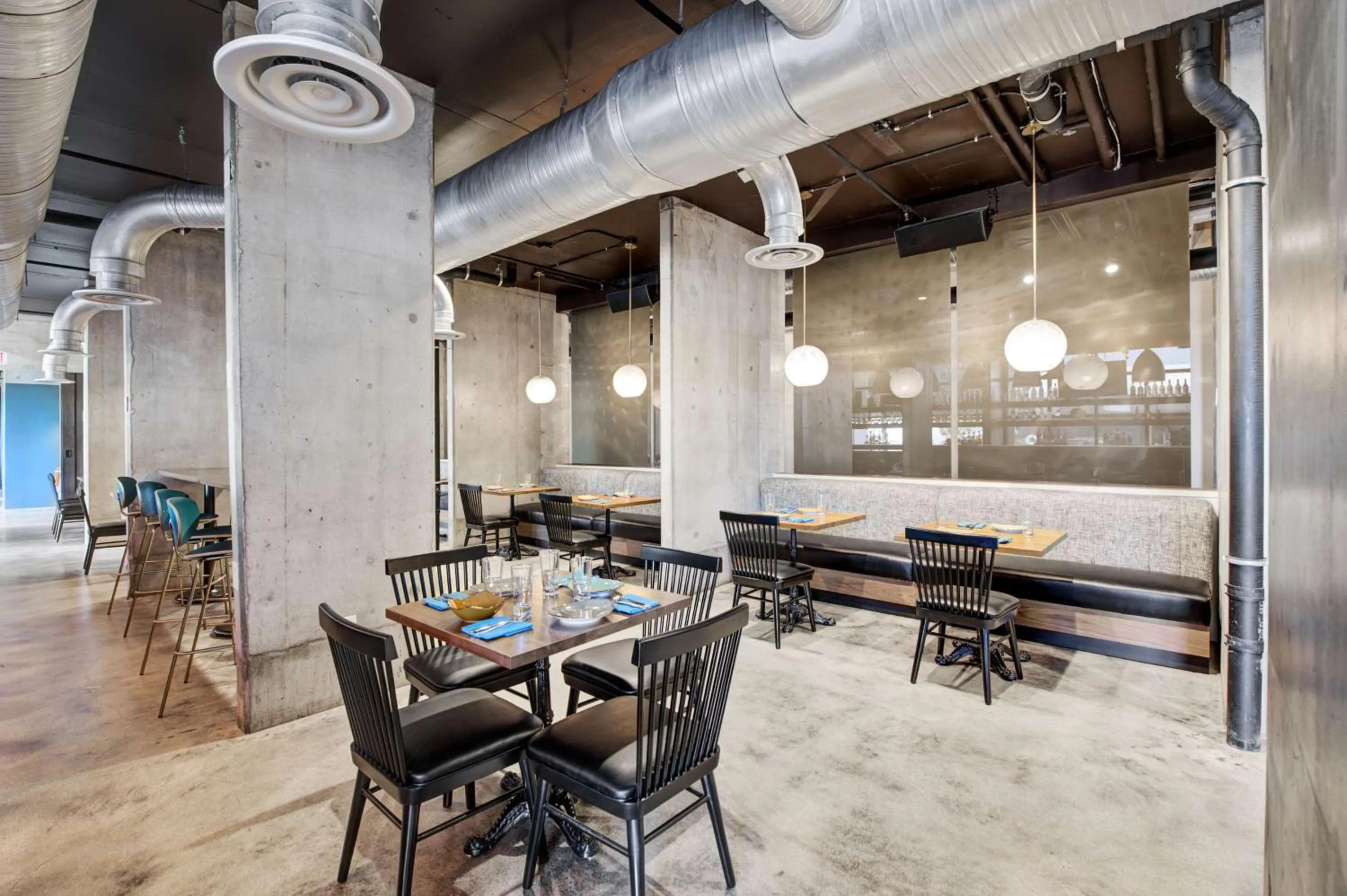 Restaurant/places to eat in NYLO Las Colinas Hotel, Tapestry Collection by Hilton