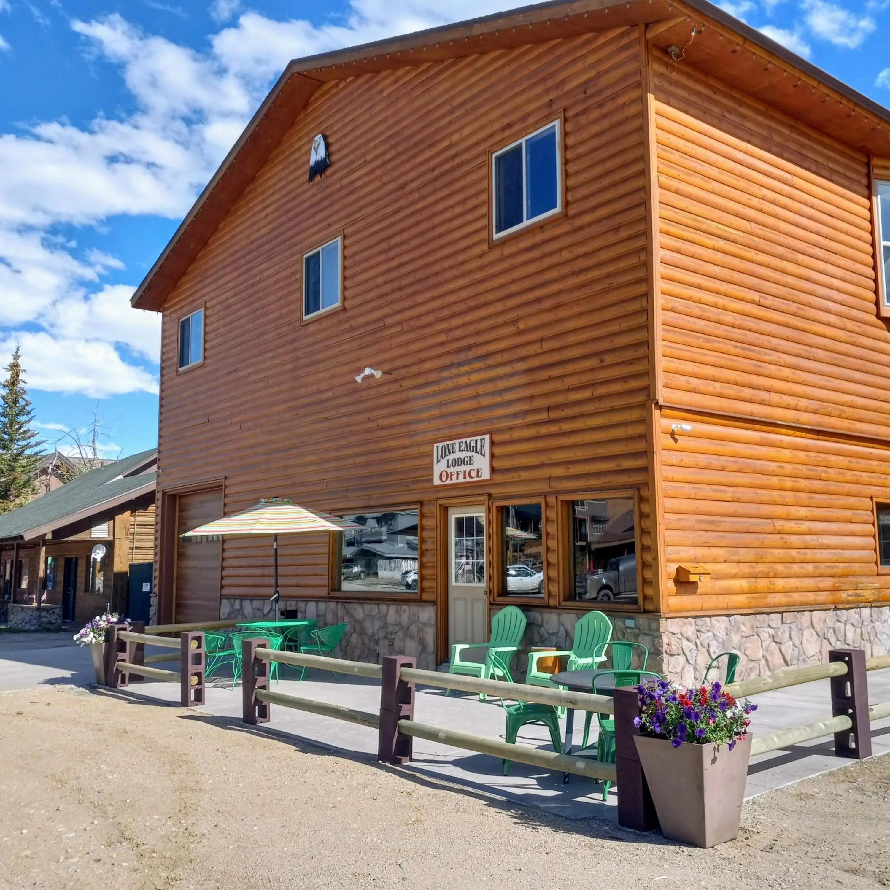 Property building in Lone Eagle Lodge
