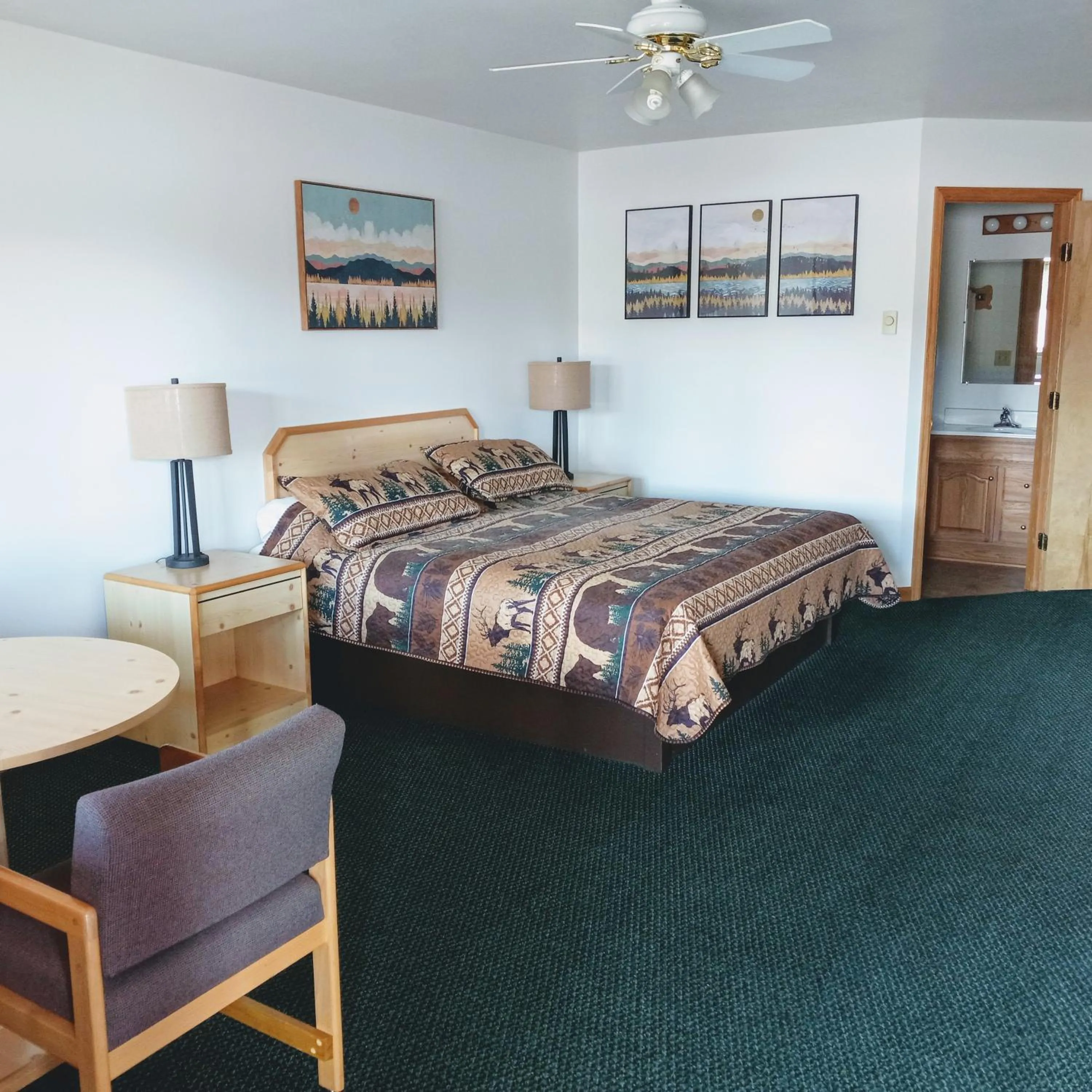 Bedroom in Lone Eagle Lodge