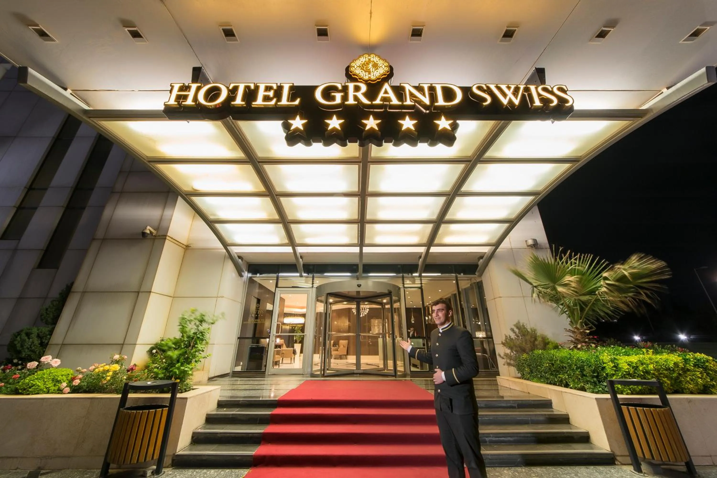 Facade/entrance in Hotel Grand Swiss