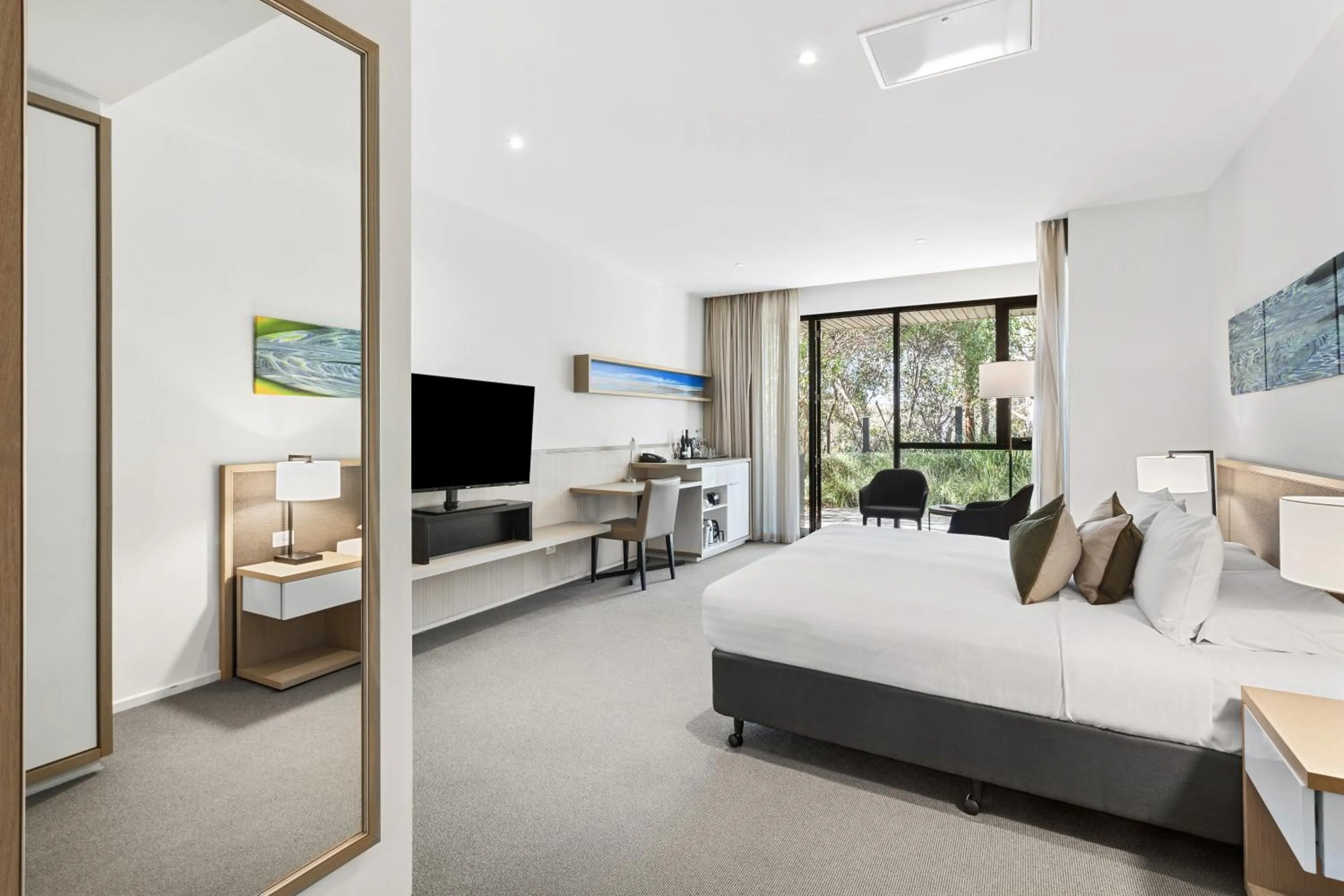 Bed in Quarters at Flinders Hotel