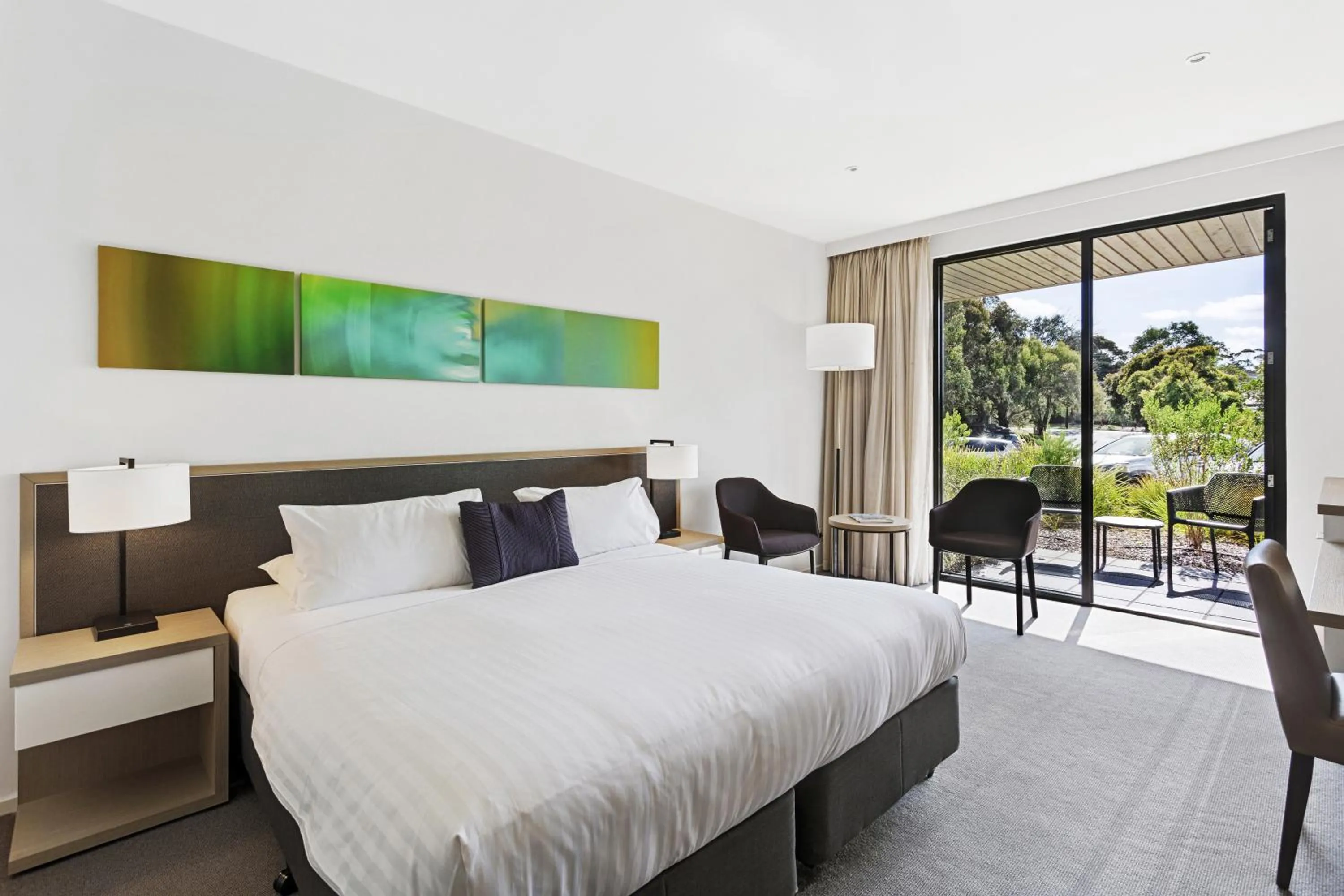 Bed in Quarters at Flinders Hotel