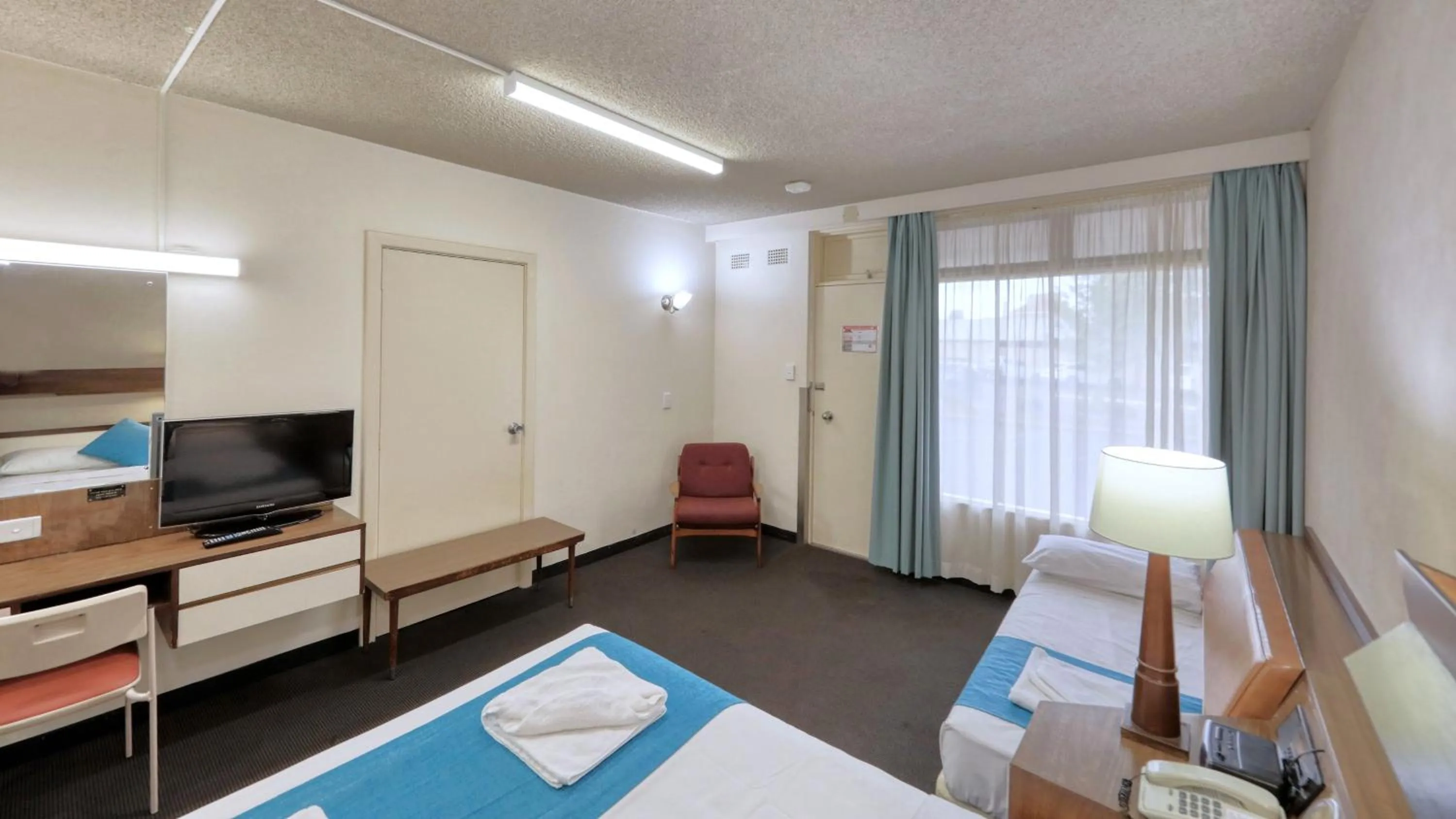 Photo of the whole room, Bed in Goulburn Central Motel