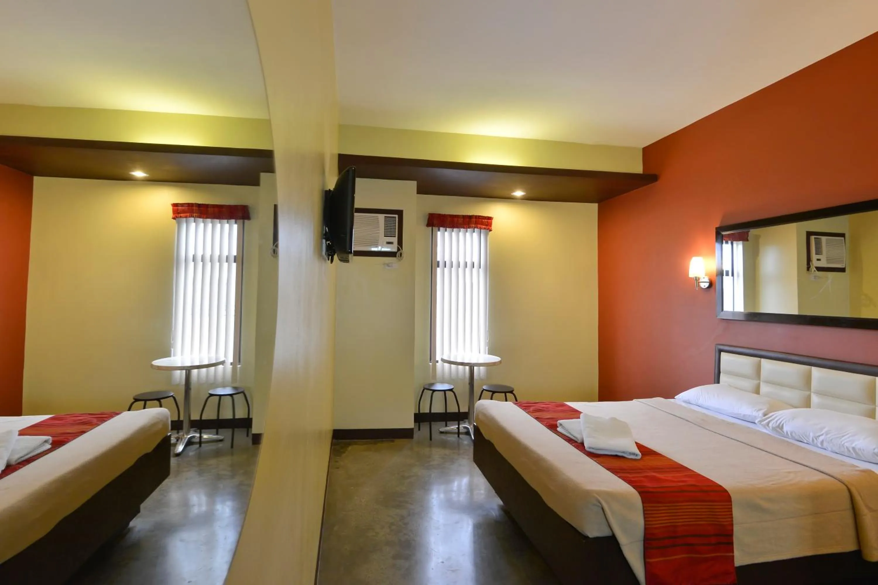 Photo of the whole room in Express Inn Cebu Mabolo