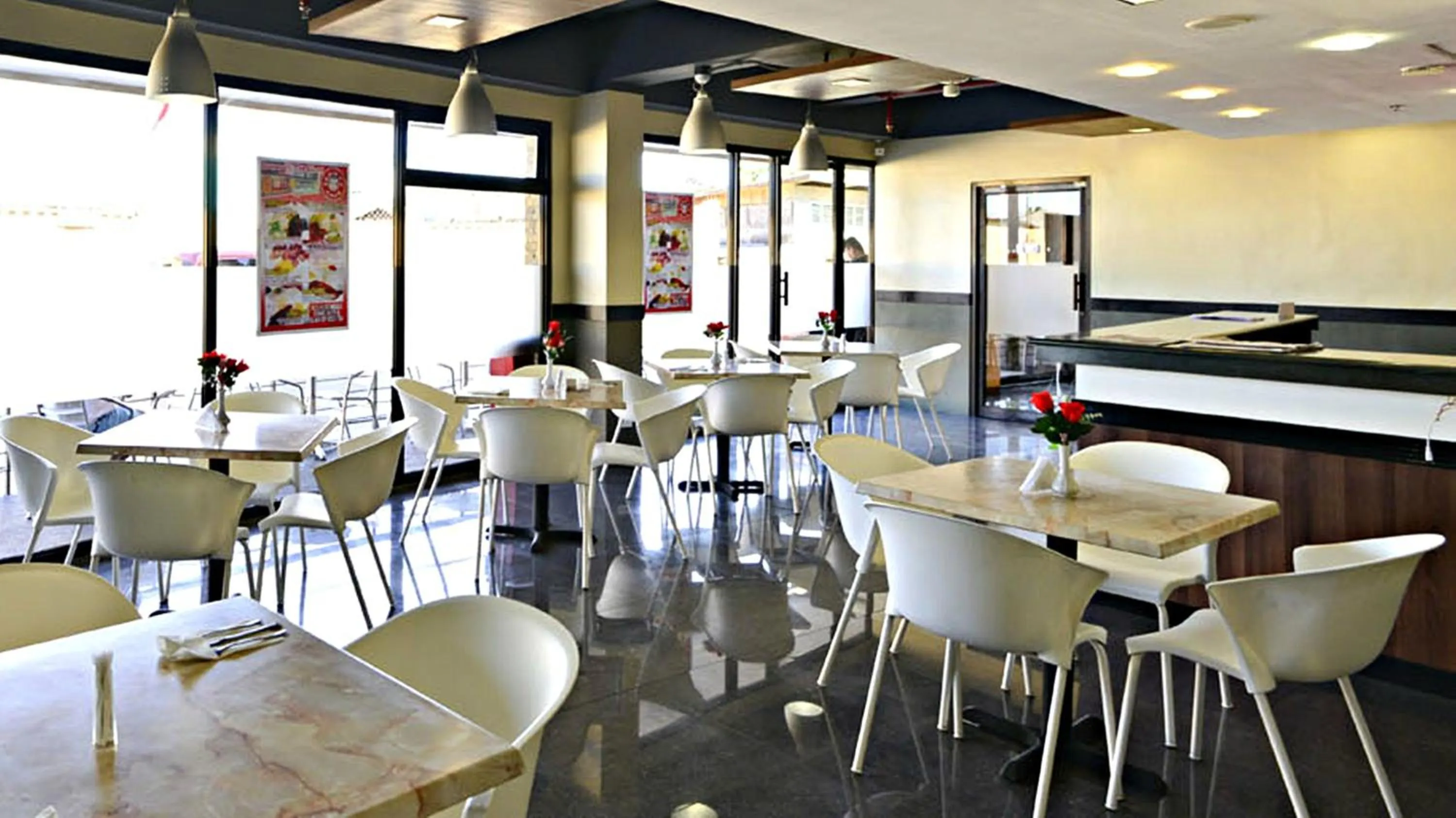 Restaurant/places to eat in Express Inn Cebu Mabolo