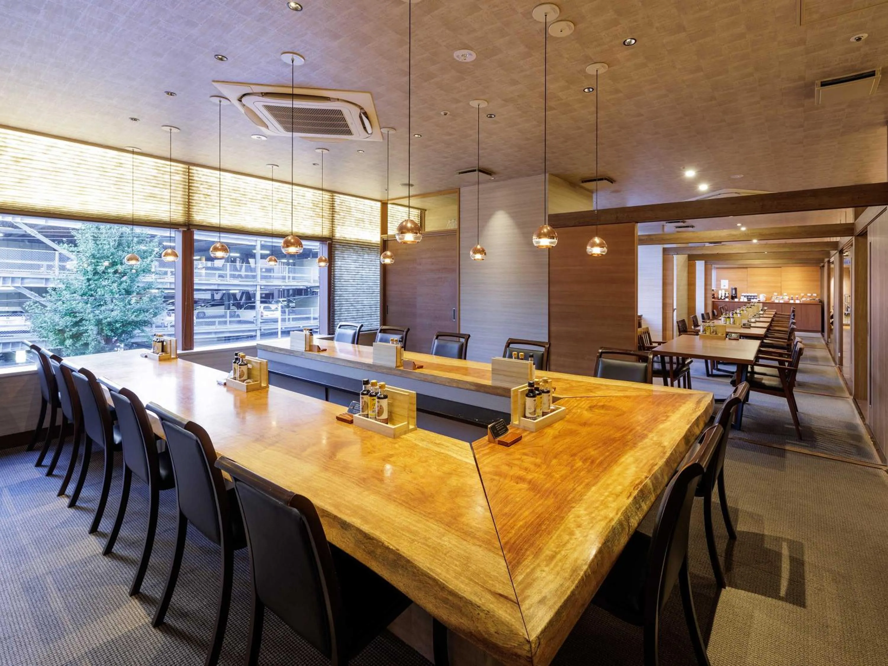 Restaurant/places to eat in Nishitetsu Hotel Croom Hakata