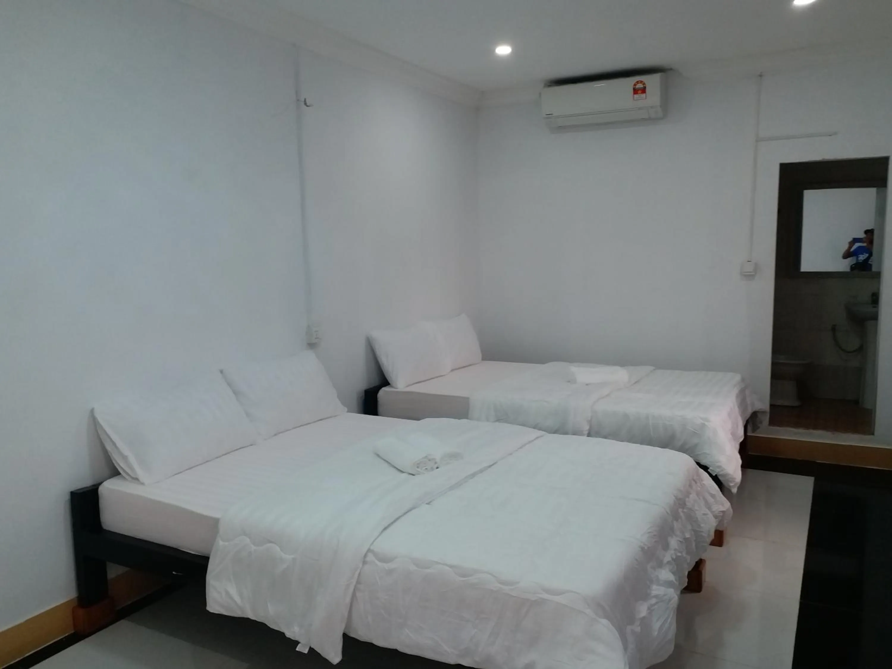 Decorative detail, Bed in Silver Dolphin Guesthouse & Restaurant