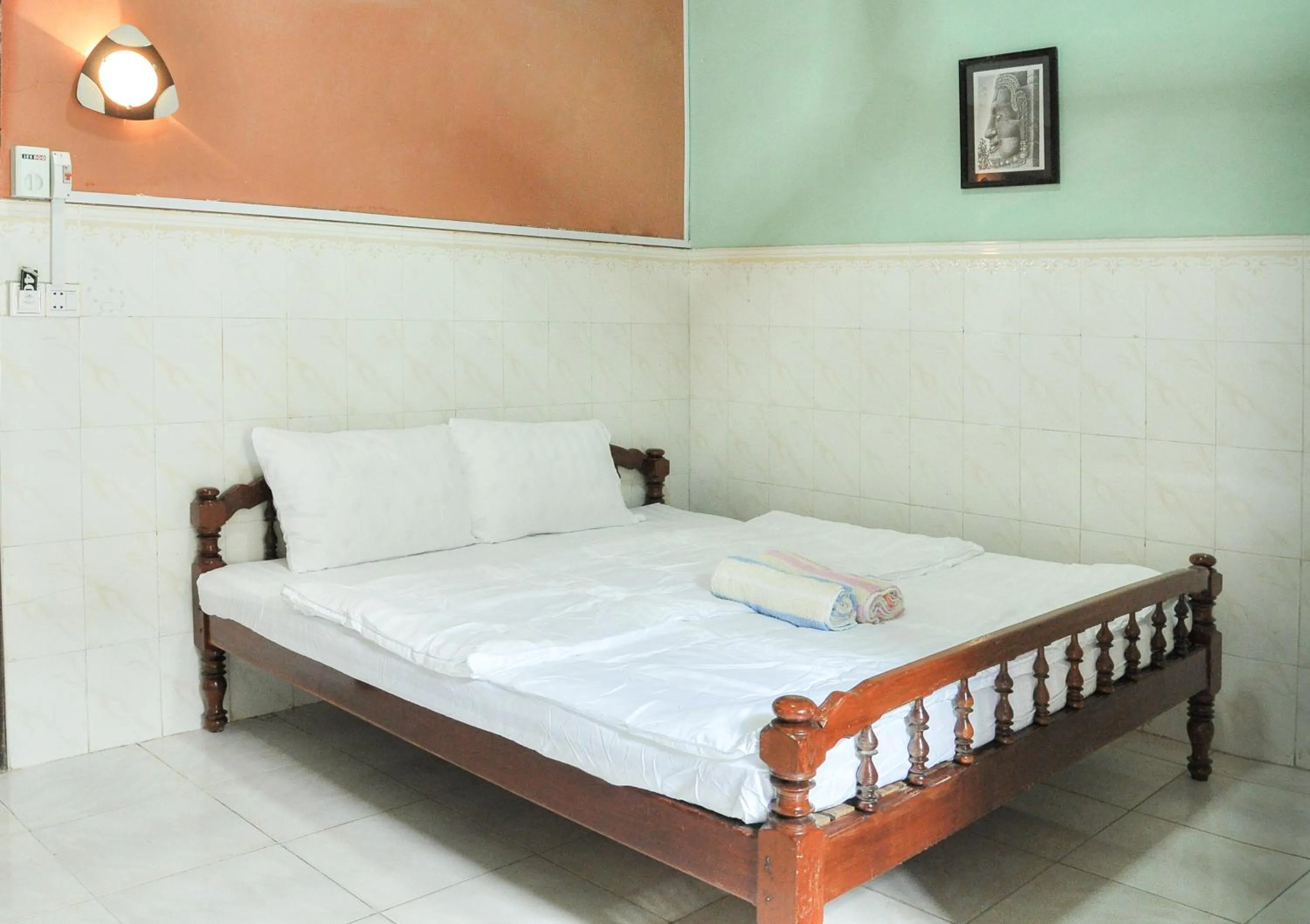 City view, Bed in Silver Dolphin Guesthouse & Restaurant