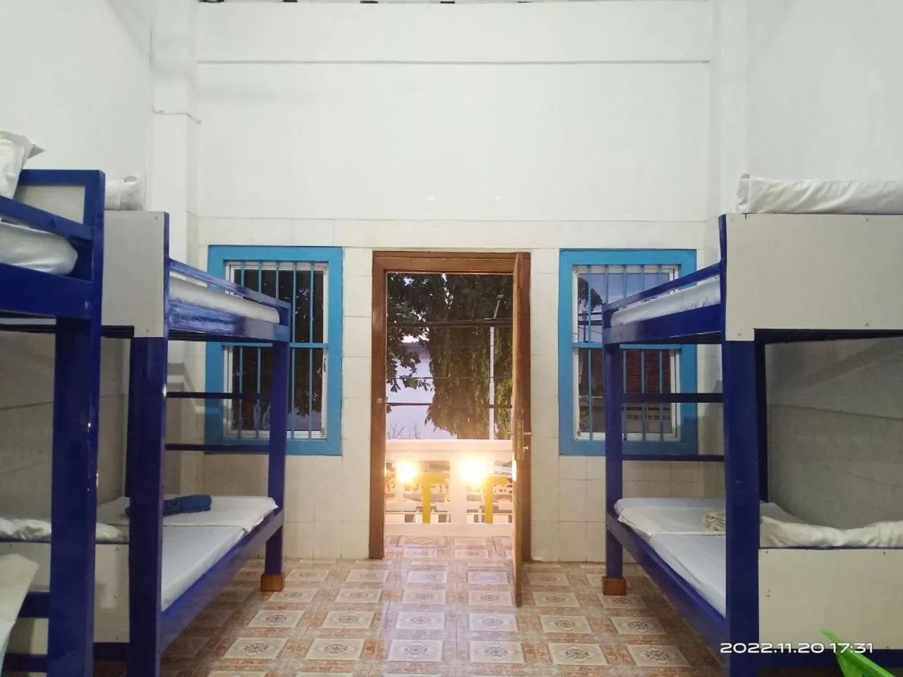 Bed in Silver Dolphin Guesthouse & Restaurant