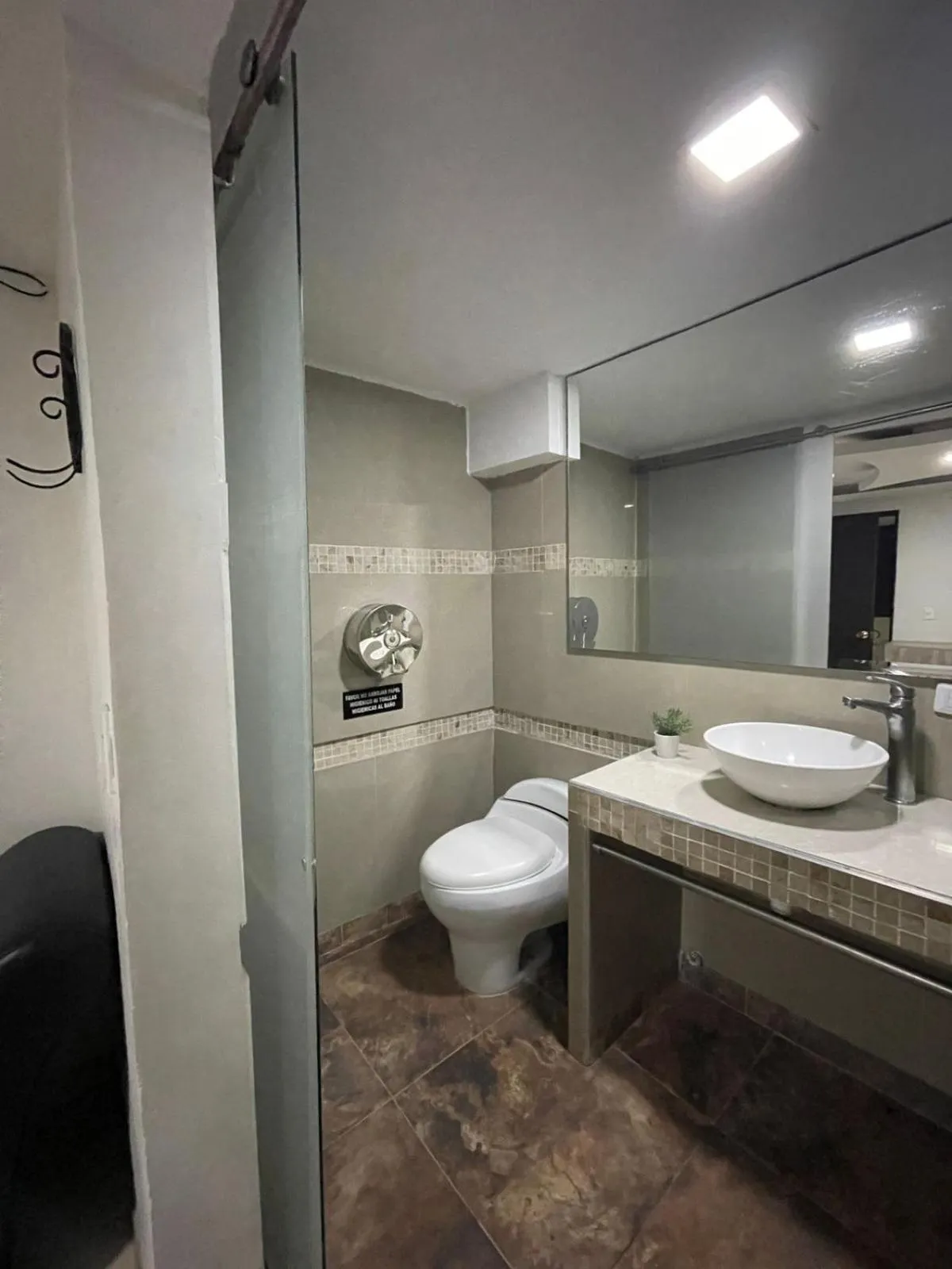 Shower in Hotel Plaza Norte Cali