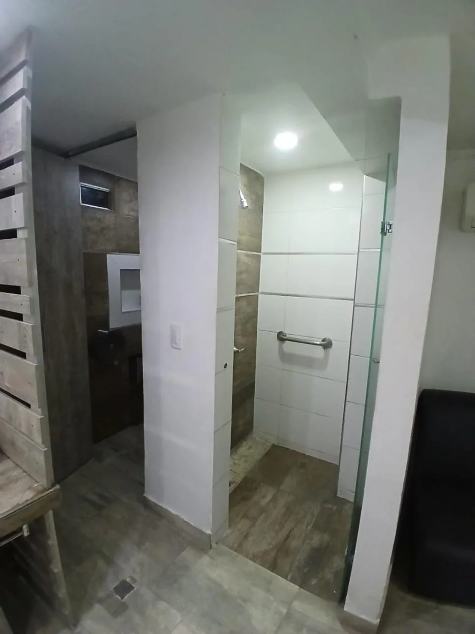 Shower in Hotel Plaza Norte Cali