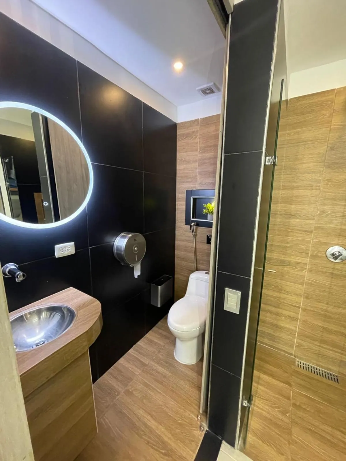 Shower in Hotel Plaza Norte Cali