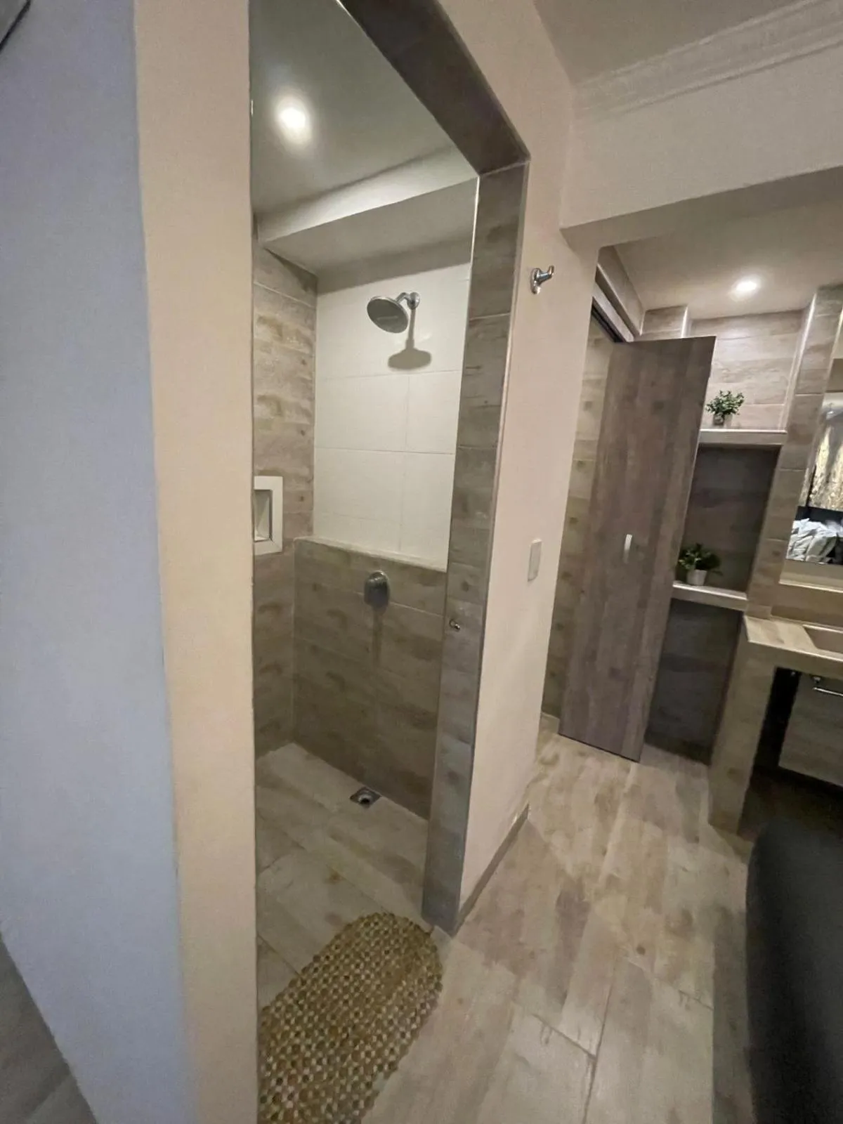 Shower in Hotel Plaza Norte Cali