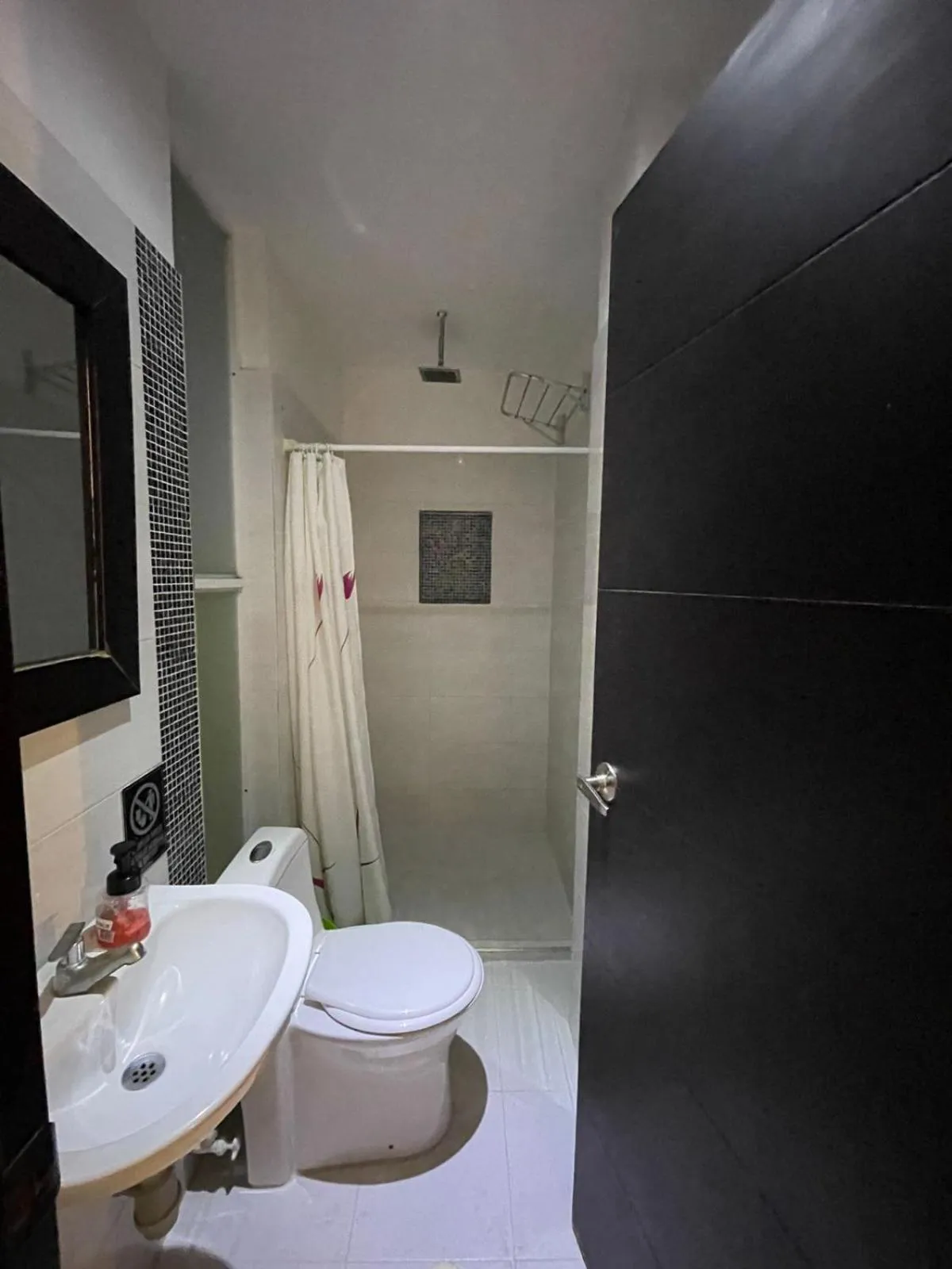 Shower in Hotel Plaza Norte Cali