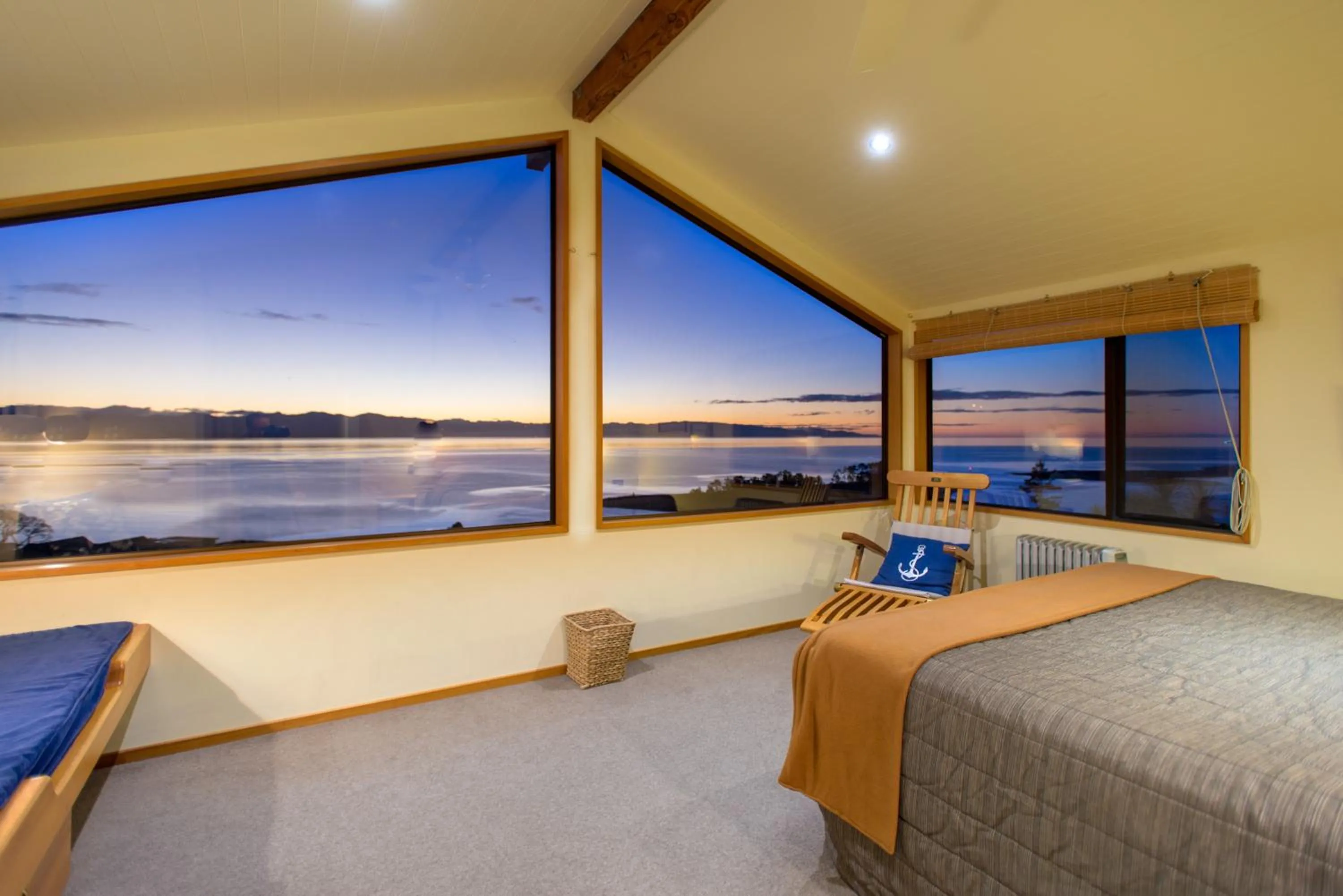 Bed in The Wheelhouse Inn