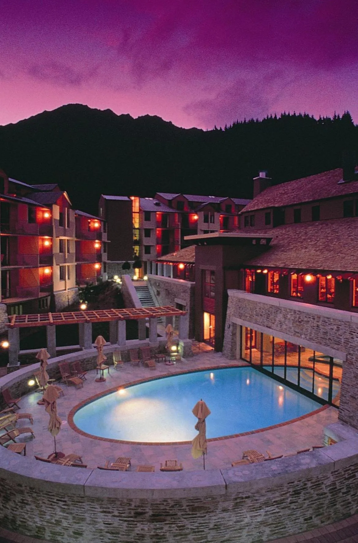 Swimming pool in Rendezvous Heritage Hotel Queenstown