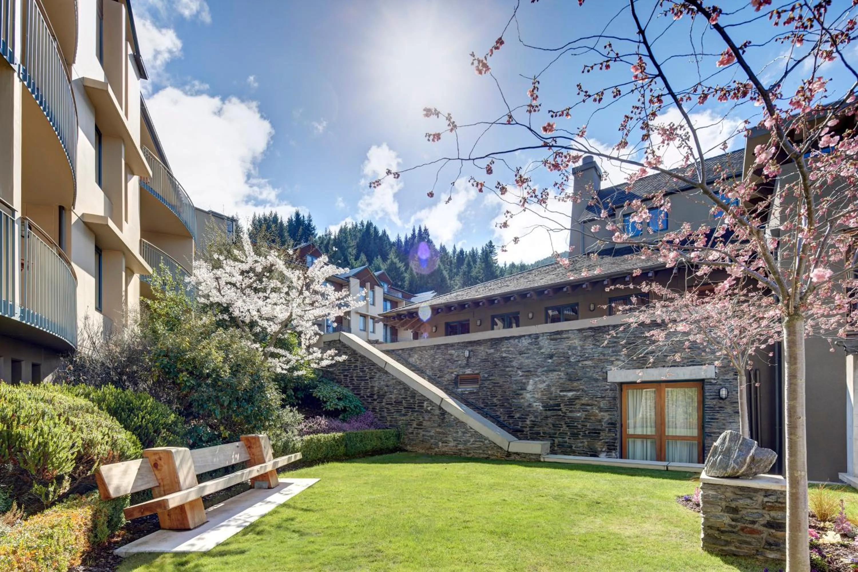 Facade/entrance in Rendezvous Heritage Hotel Queenstown