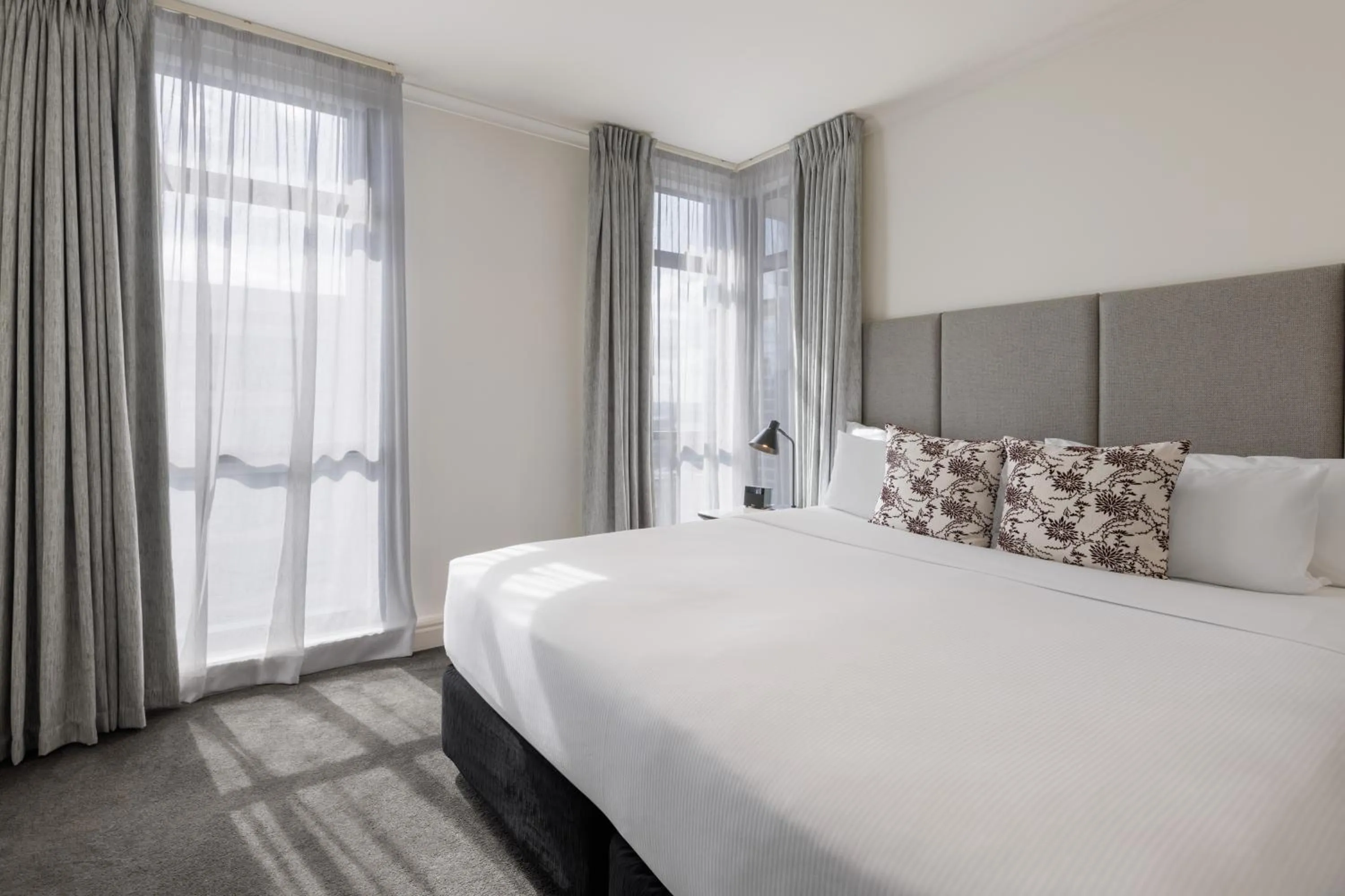 Bedroom, Bed in Adina Citylife Auckland