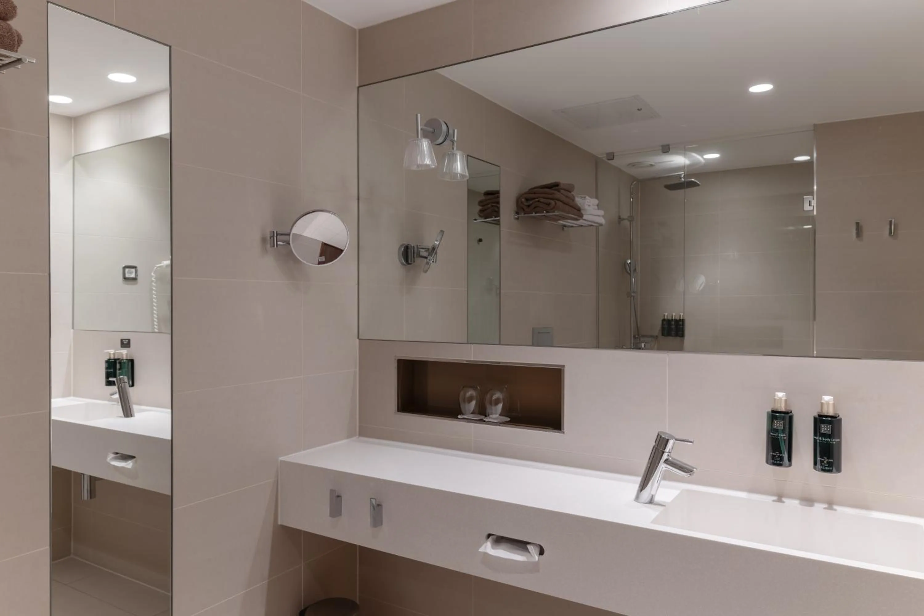 Bathroom in Clarion Hotel Arlanda Airport Terminal