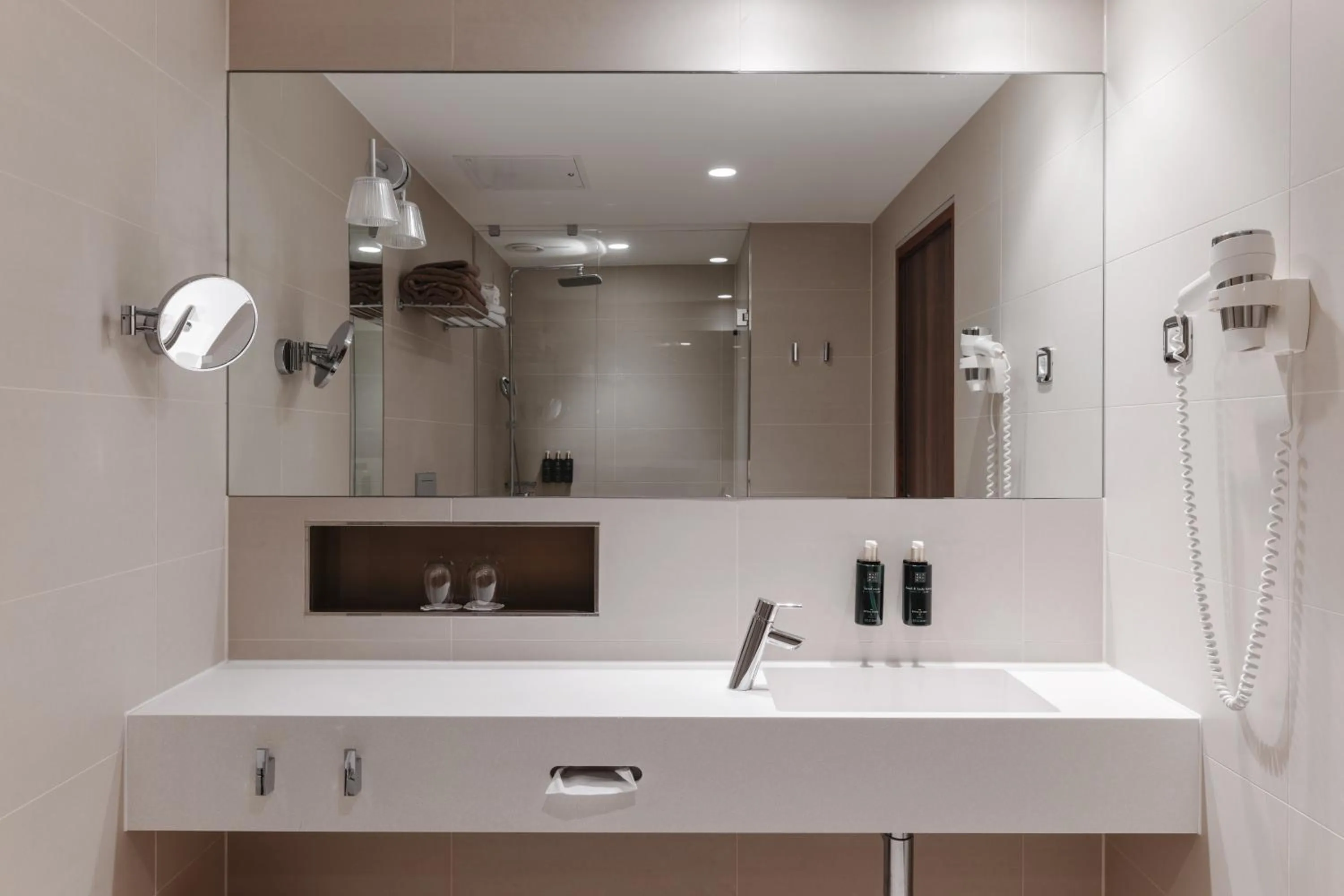 Bathroom in Clarion Hotel Arlanda Airport Terminal