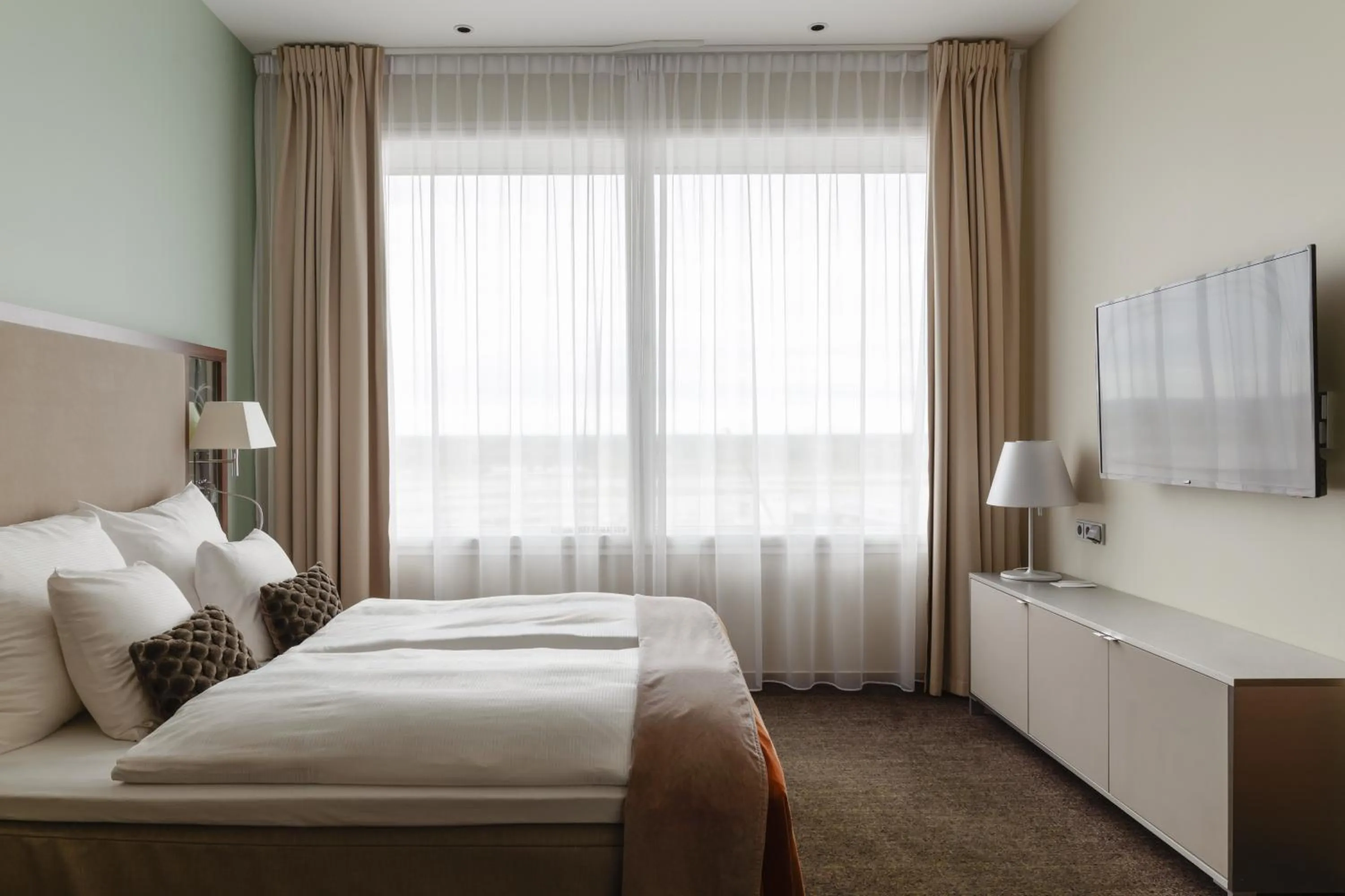 Bed in Clarion Hotel Arlanda Airport Terminal