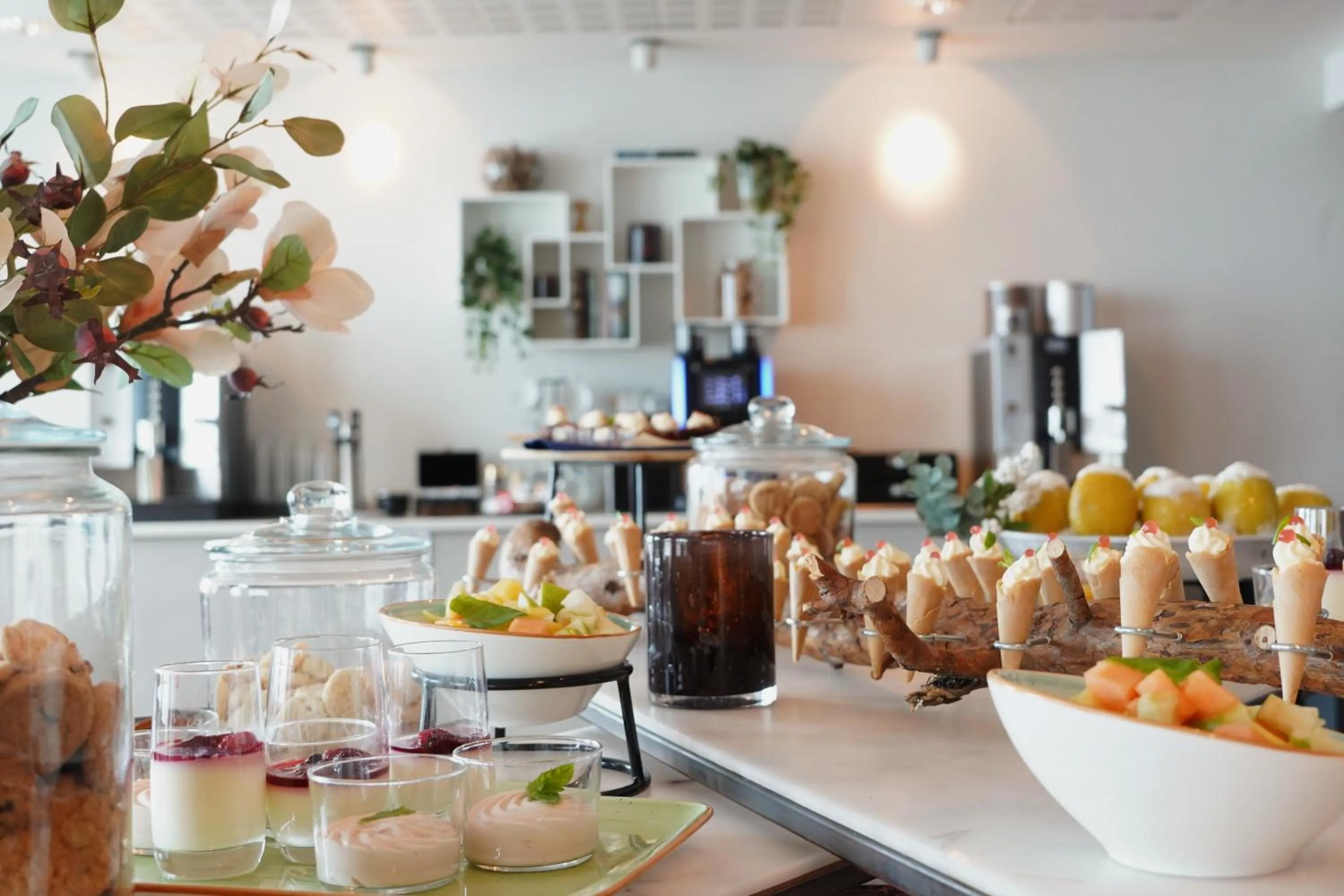 Coffee/tea facilities in Clarion Hotel Arlanda Airport Terminal