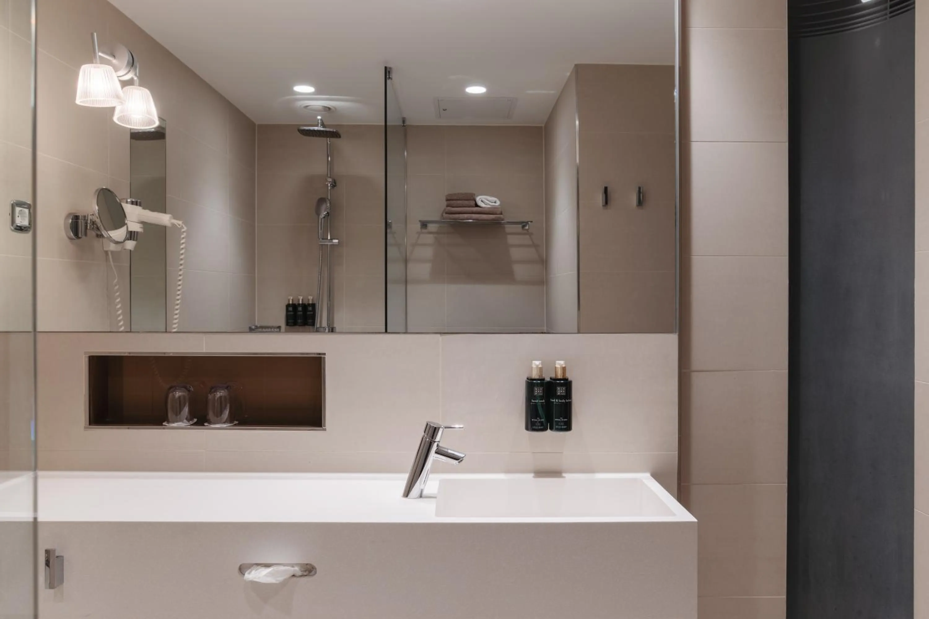 Bathroom in Clarion Hotel Arlanda Airport Terminal