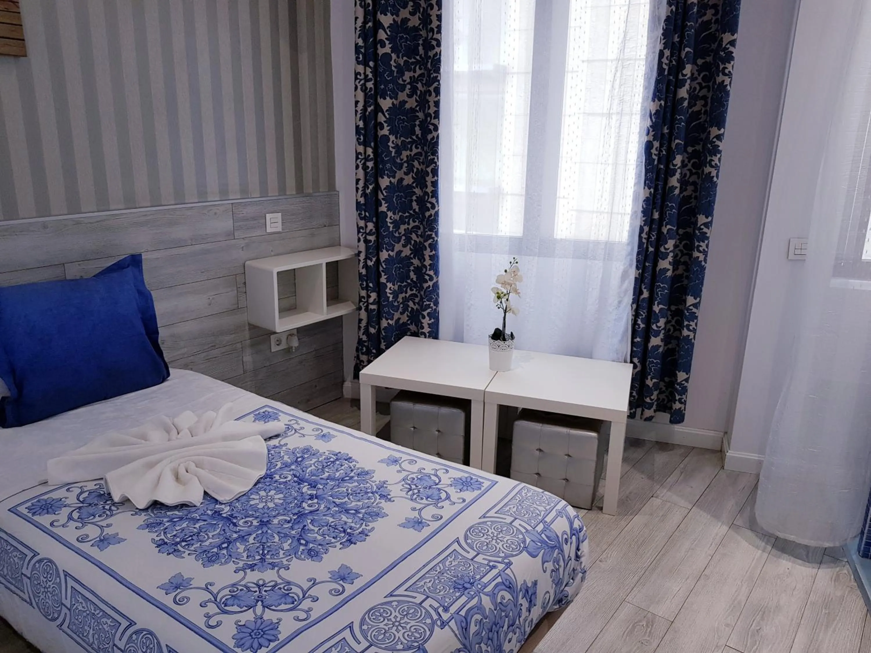 Bed in Hostal Main Street Madrid