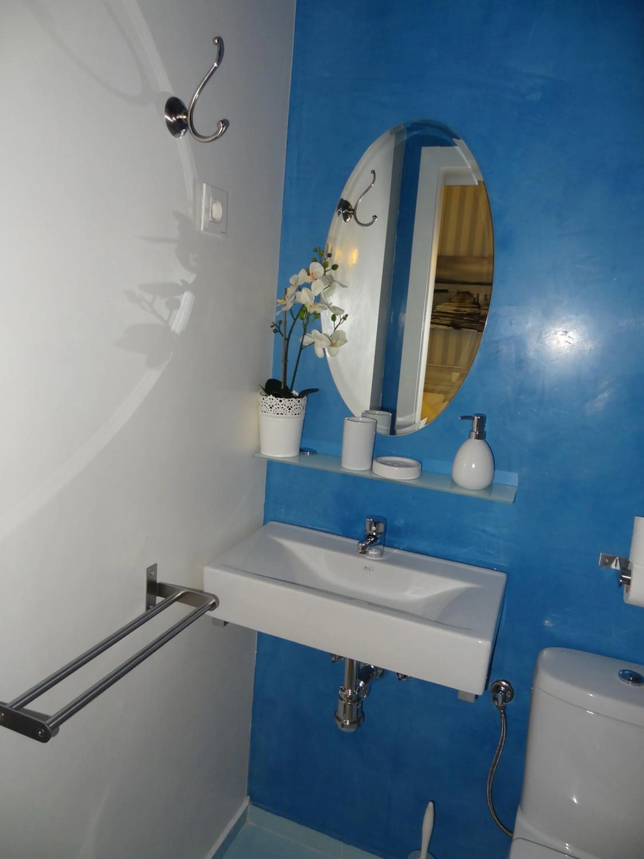 Bathroom in Hostal Main Street Madrid