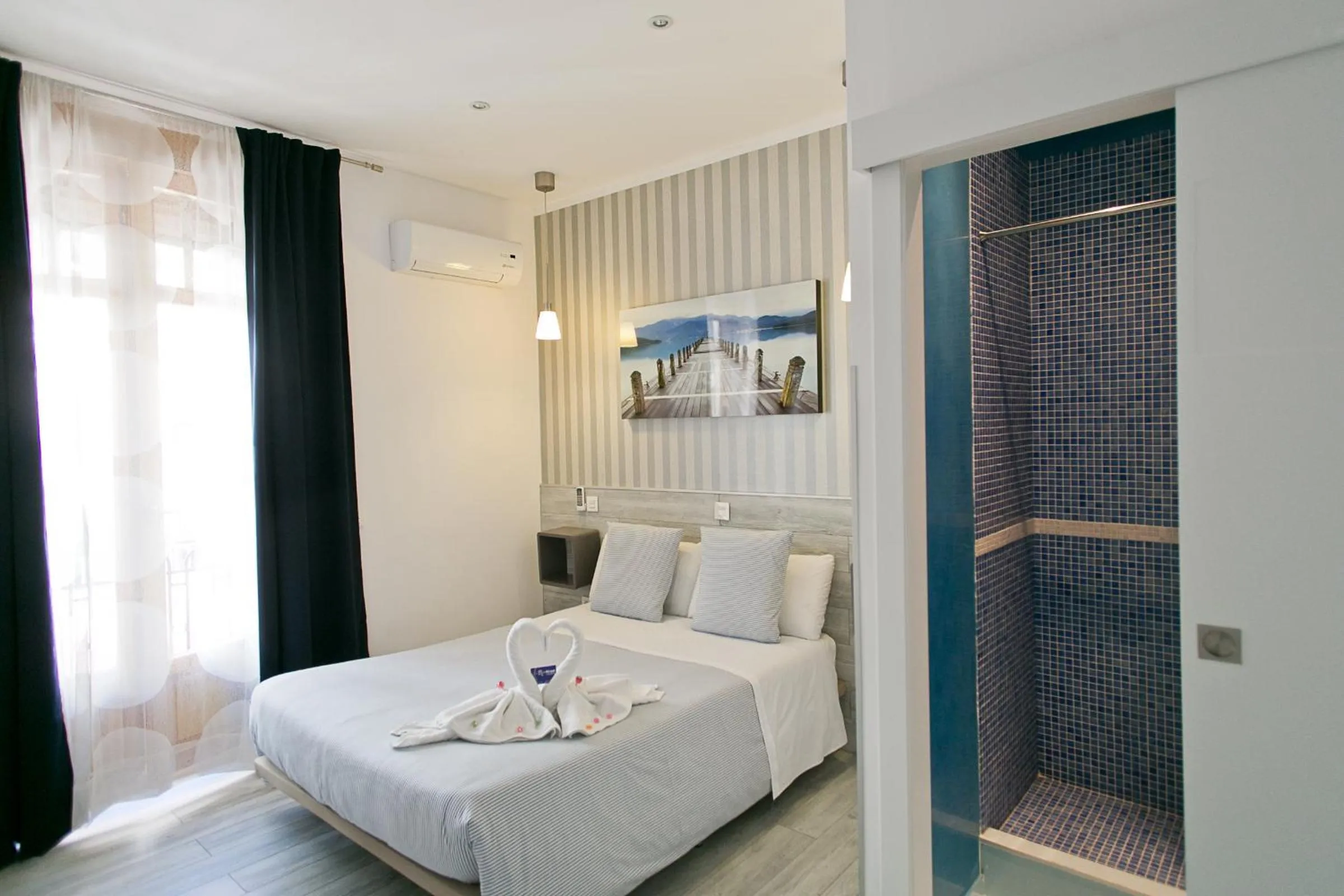 Bed in Hostal Main Street Madrid